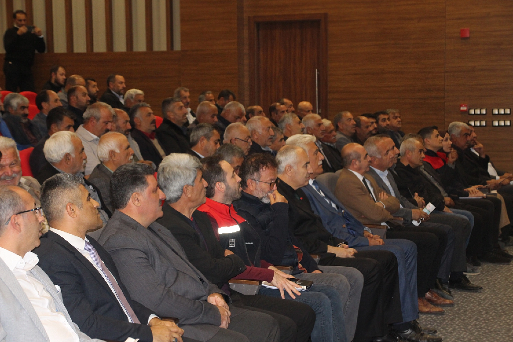 Et Fiyatlarındaki Düşüş Tüketiciye Yansımıyor! Aracılar Kazanıyor, Üretici Zararda, …!