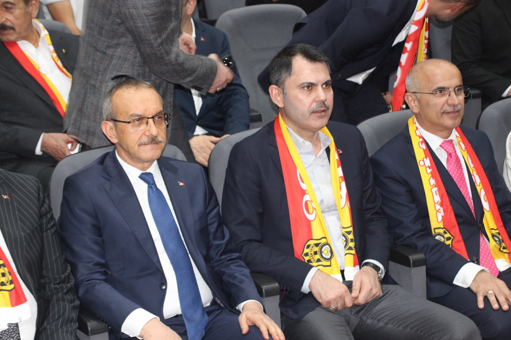 Malatyalılardan Bakan Kuruma Hemşehrilik Beratı Takdimi Verildi!