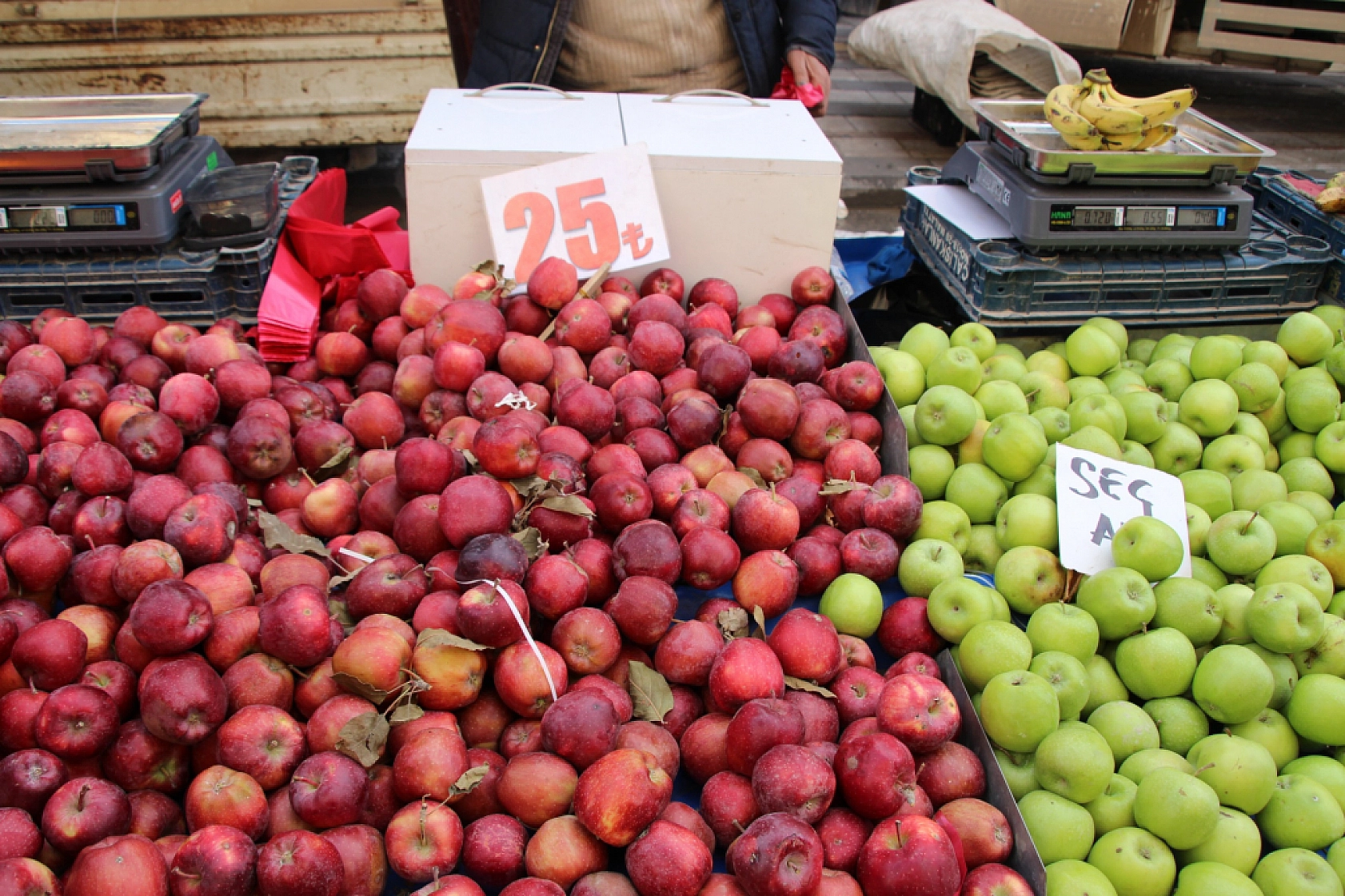 Soğuk Hava Meyve Sebze Fiyatlarını Düşürdü! Malatyalılar Pazarları Doldurdu...!