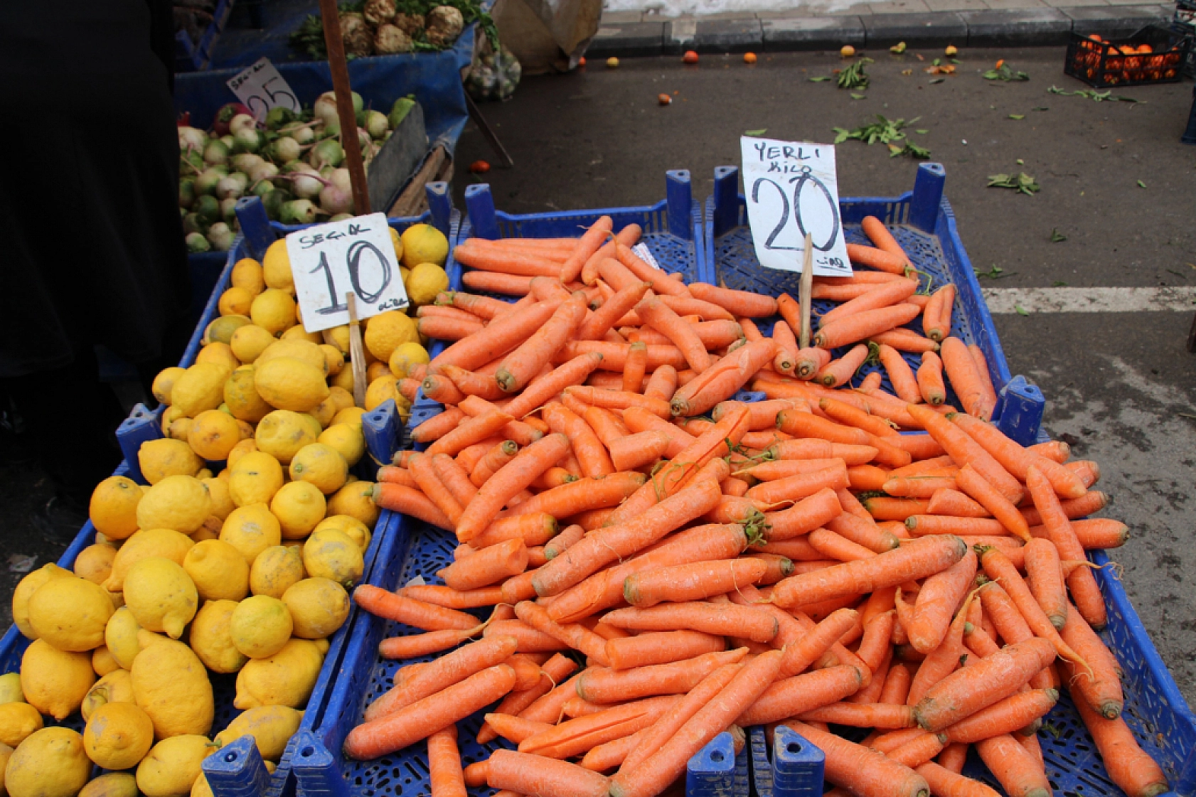 Soğuk Hava Meyve Sebze Fiyatlarını Düşürdü! Malatyalılar Pazarları Doldurdu...!