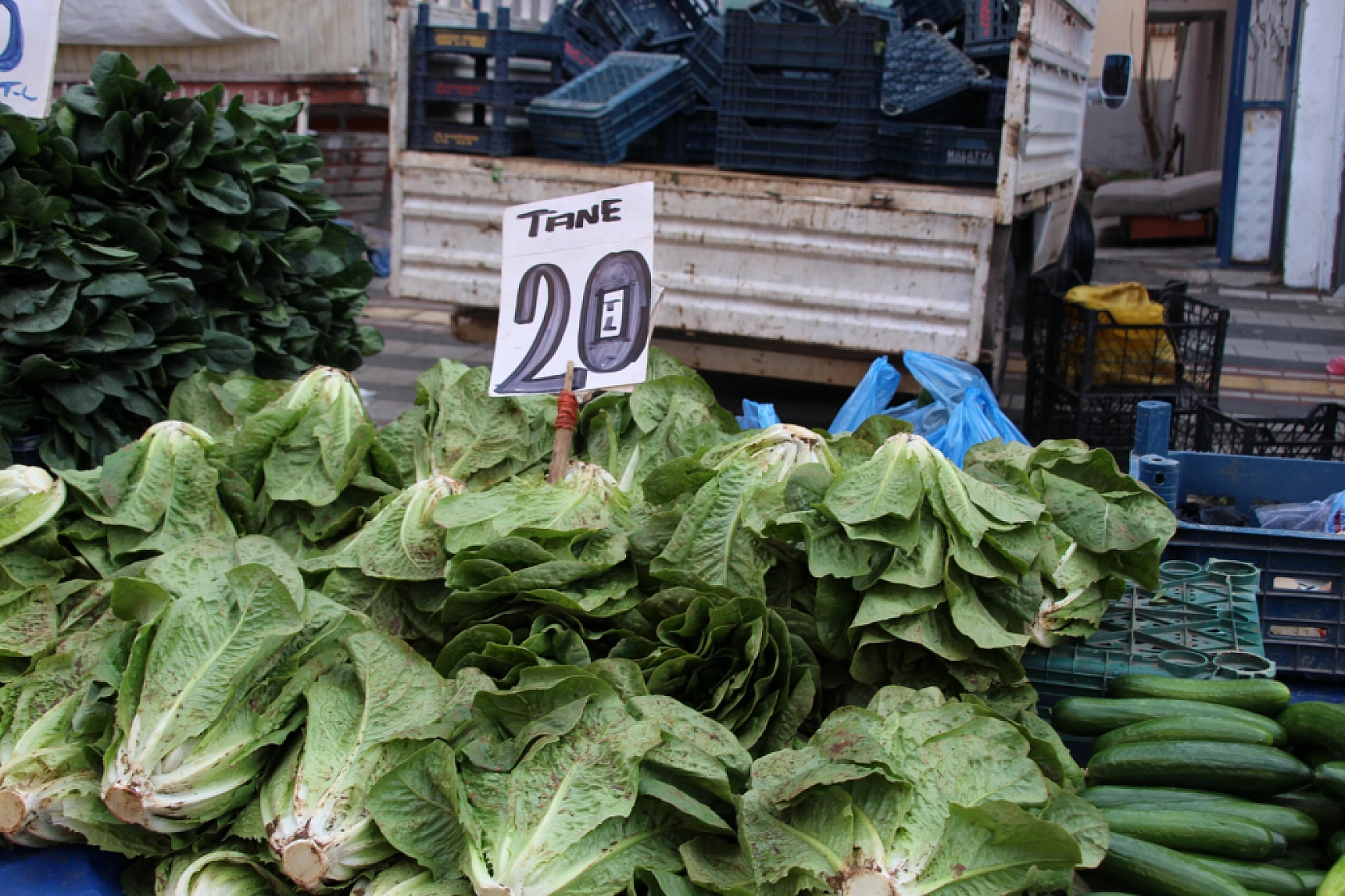 Soğuk Hava Meyve Sebze Fiyatlarını Düşürdü! Malatyalılar Pazarları Doldurdu...!