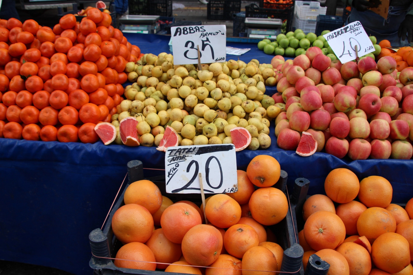 Soğuk Hava Meyve Sebze Fiyatlarını Düşürdü! Malatyalılar Pazarları Doldurdu...!