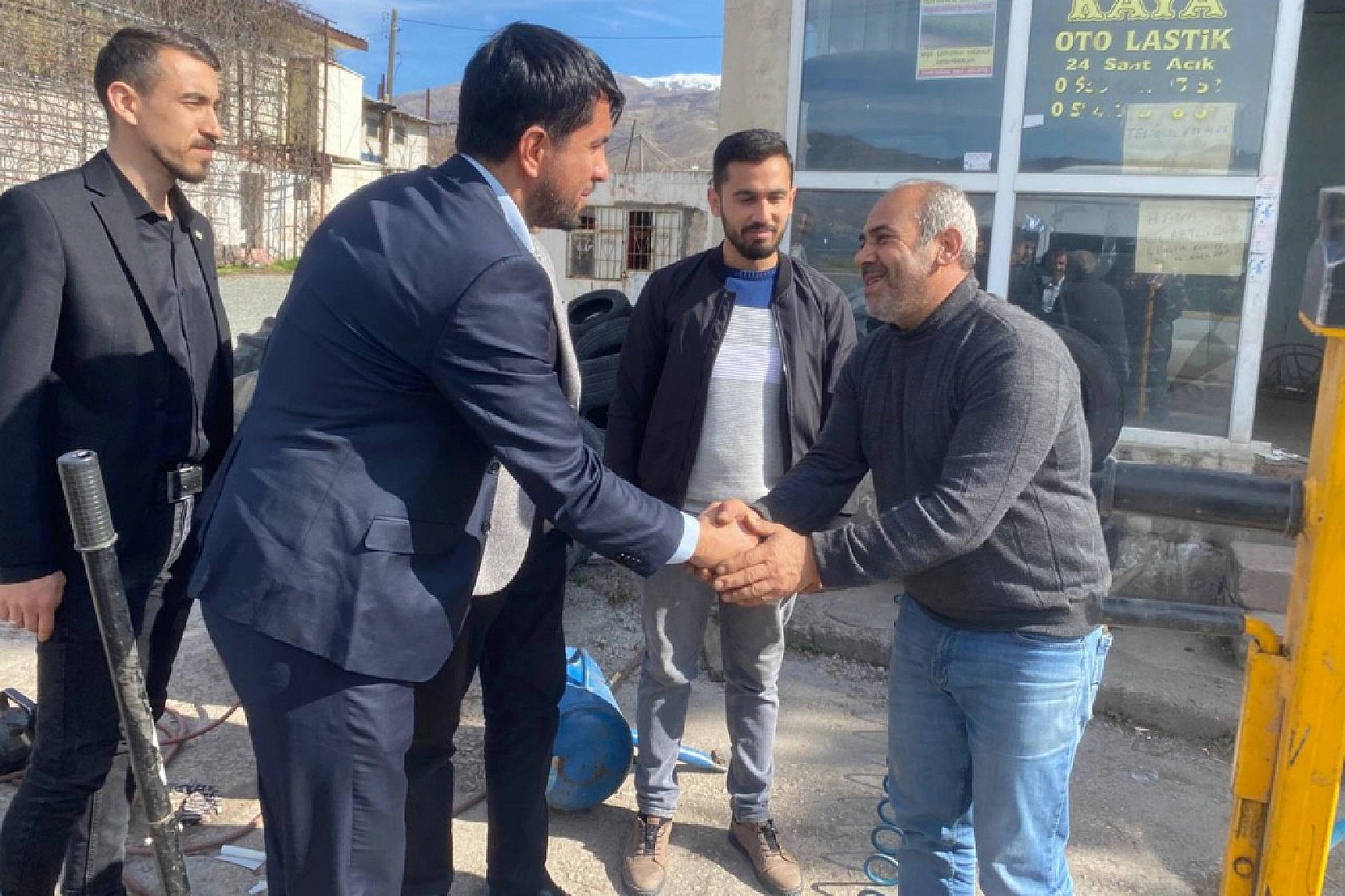 Dönmezer'den esnafa ziyaret