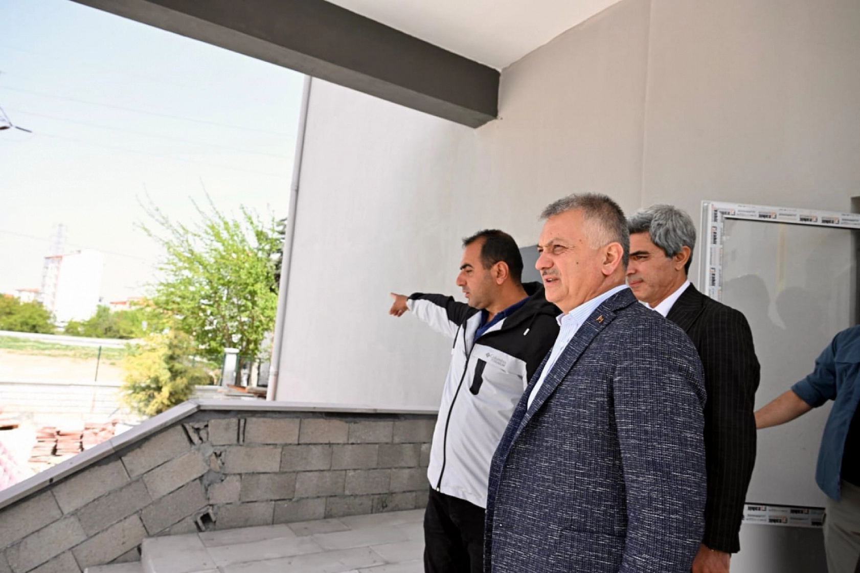 Malatya'da Eğitime Destek: Vali Yazıcı, Yeni Okulların İnşaatını Denetledi