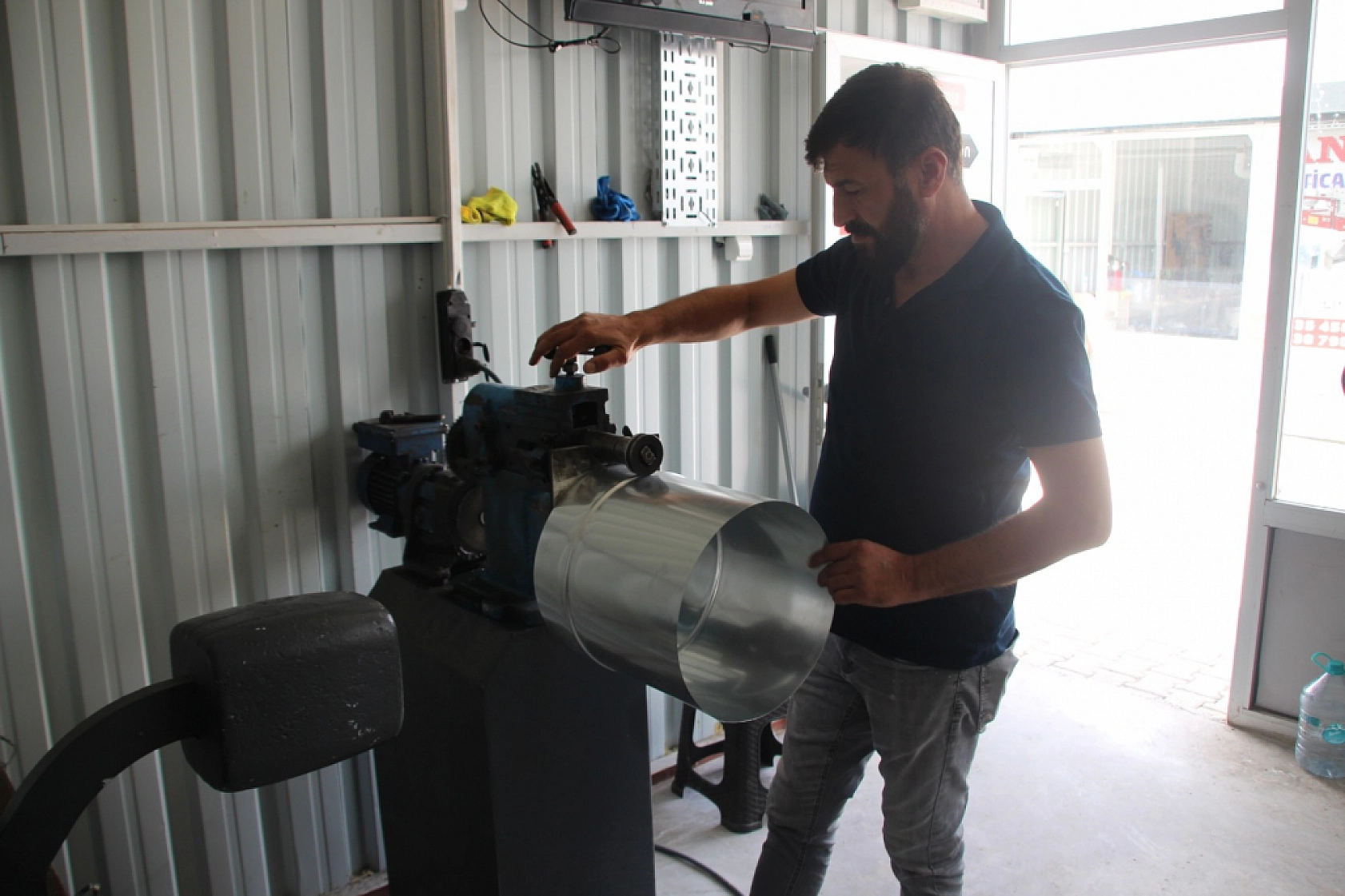 Deprem Sonrası Esnaf Yalnız Bırakıldı: 'Sorunlar Çözülsün!'