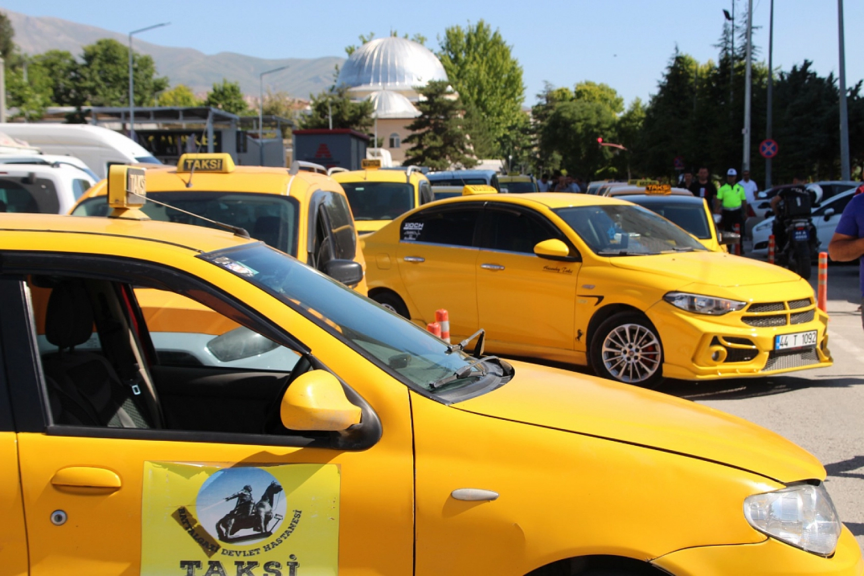Taksicilerden Büyükşehir ve Esnaf Odasına Sert Tepki! Haksızlığa Uğradık..