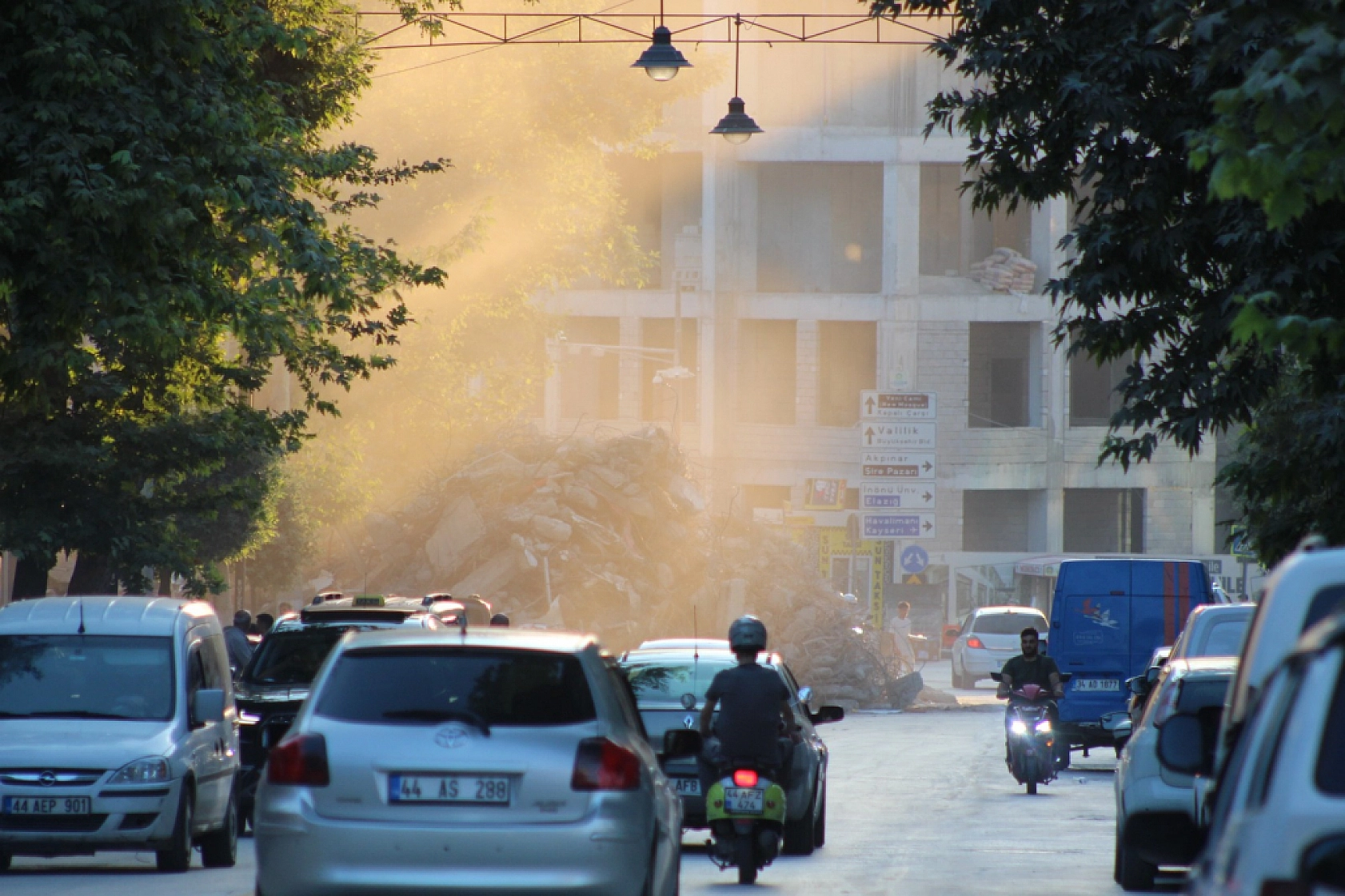 Malatya'da Elektrik Kesintileri Esnafı Çileden Çıkardı!