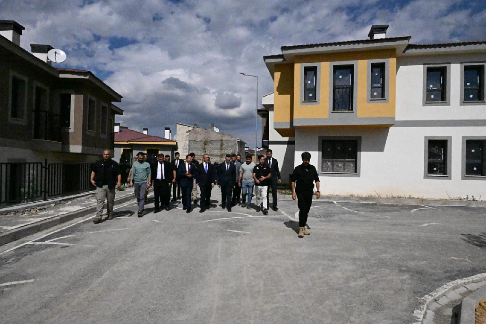 Pütürge'de 214 Yeni Konut ve 38 Dükkan Tamamlandı