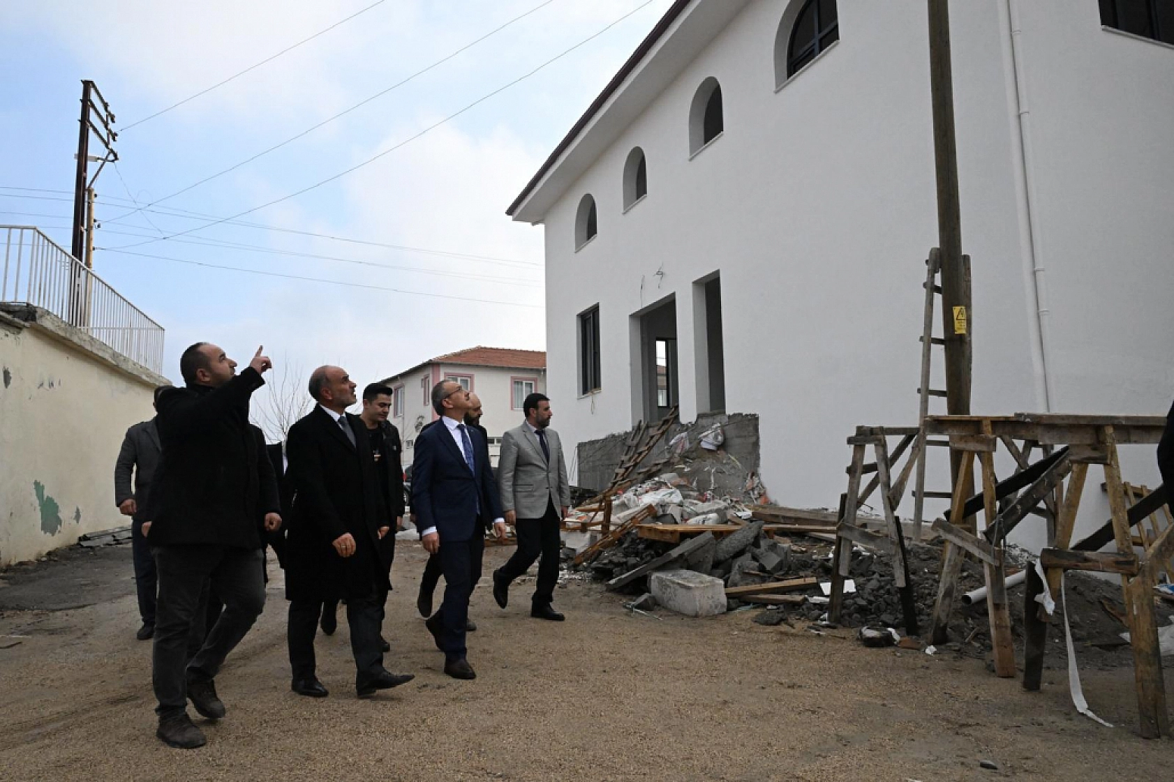 Vali Yavuz'dan Samanköy'e Ziyaret: 'Manevi Değerler Geleceğimiz İçin Önemli'