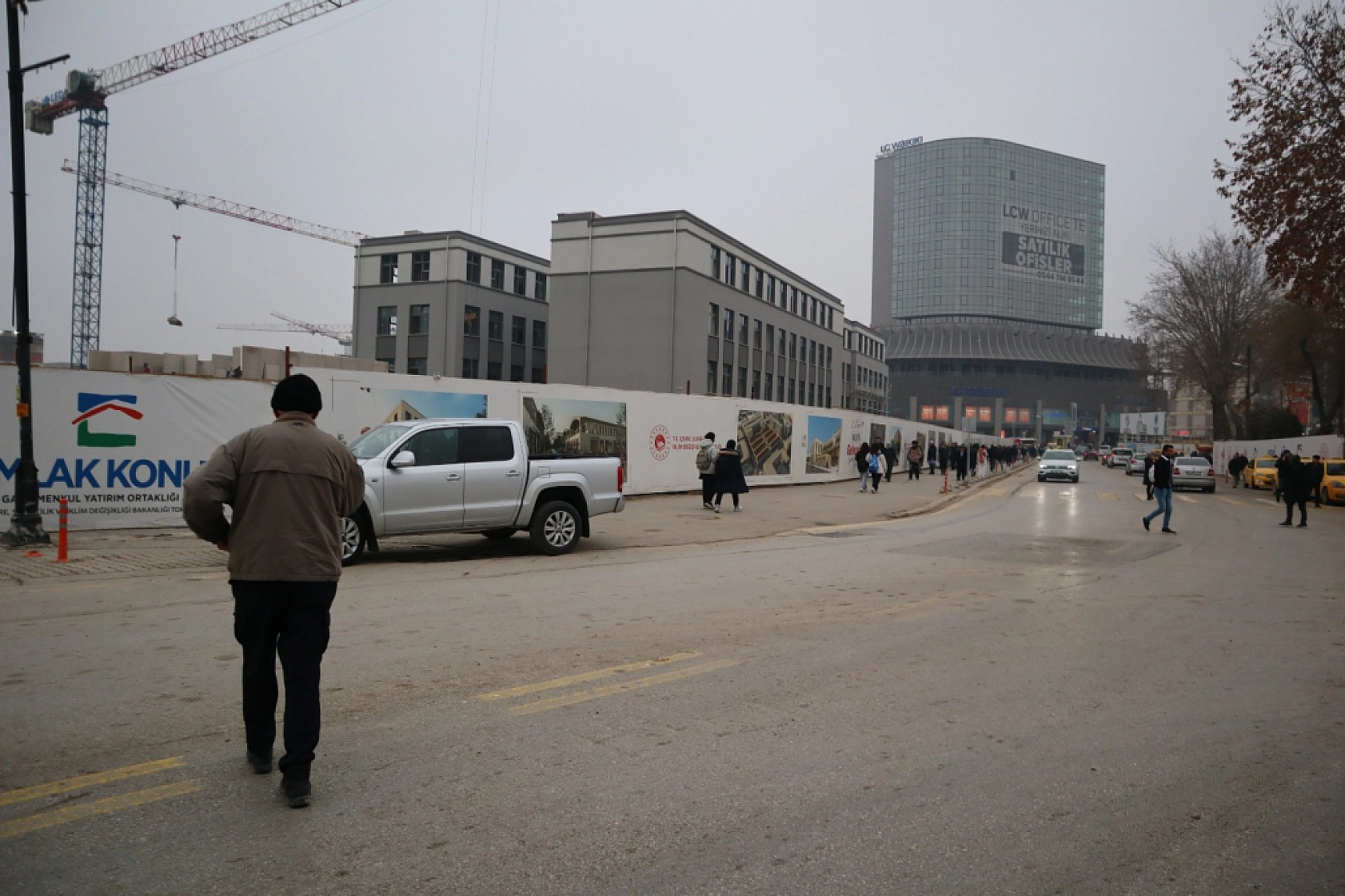 Kışla Caddesi'ndeki Trafik Sorunu Çözüm Bekliyor!