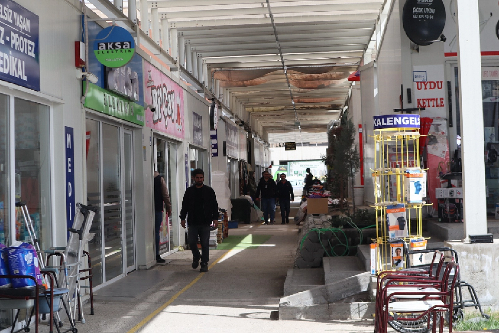 Konteyner çarşıda bayram hareketliliği