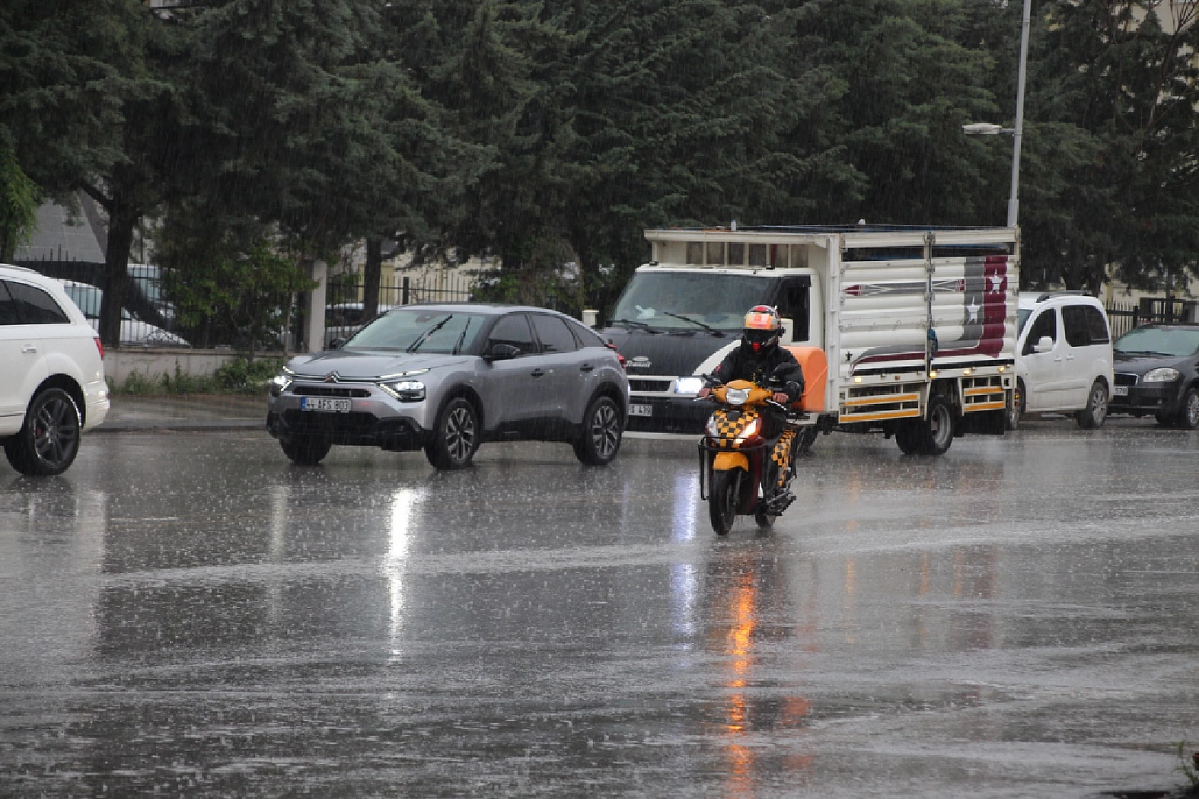Meteoroloji uyarmıştı... Malatya'da başladı!