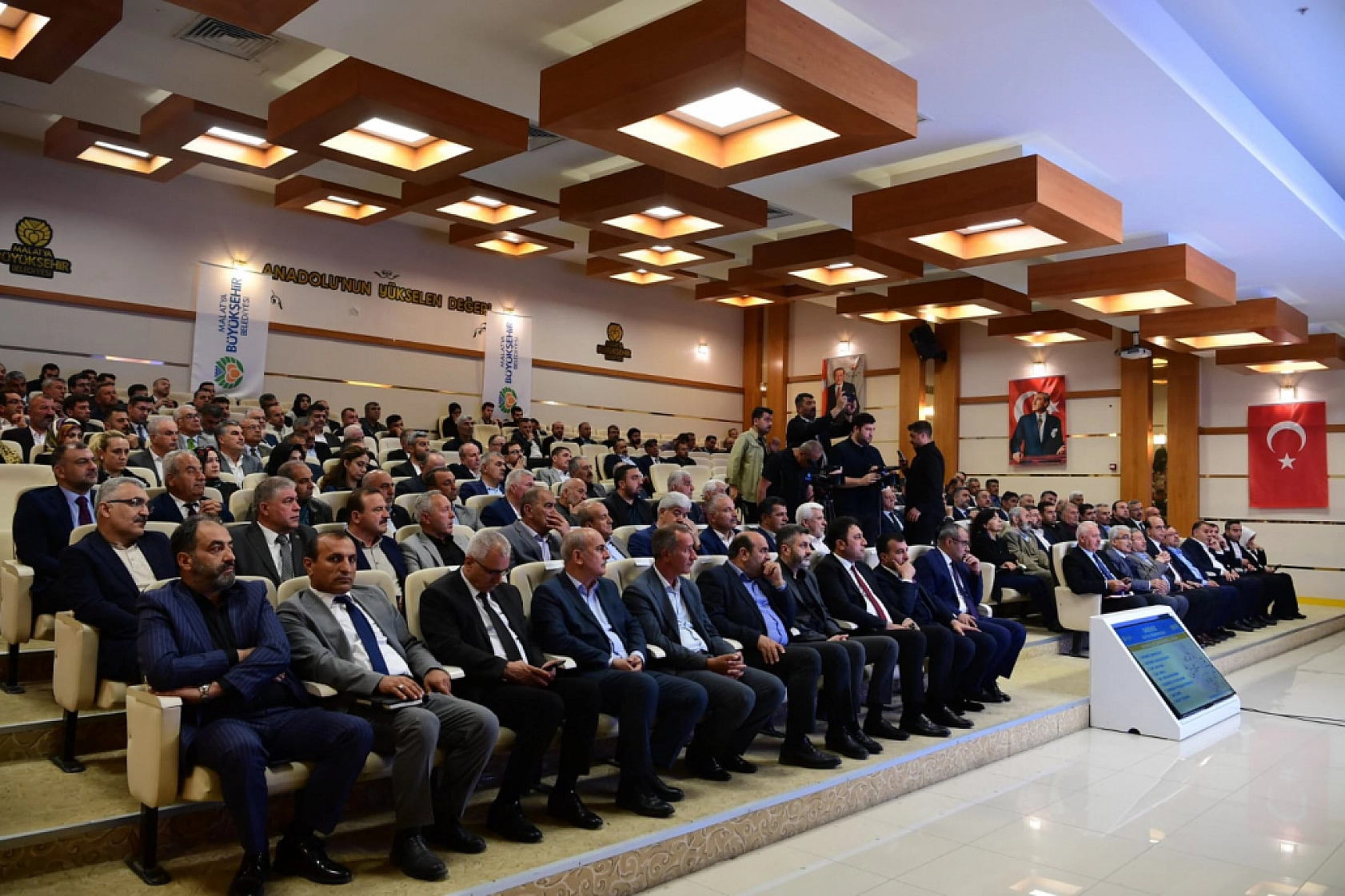 2025 yılı yatırım programında Malatya'ya büyük pay: 591 mahalleye toplam 6.3 milyar TL!