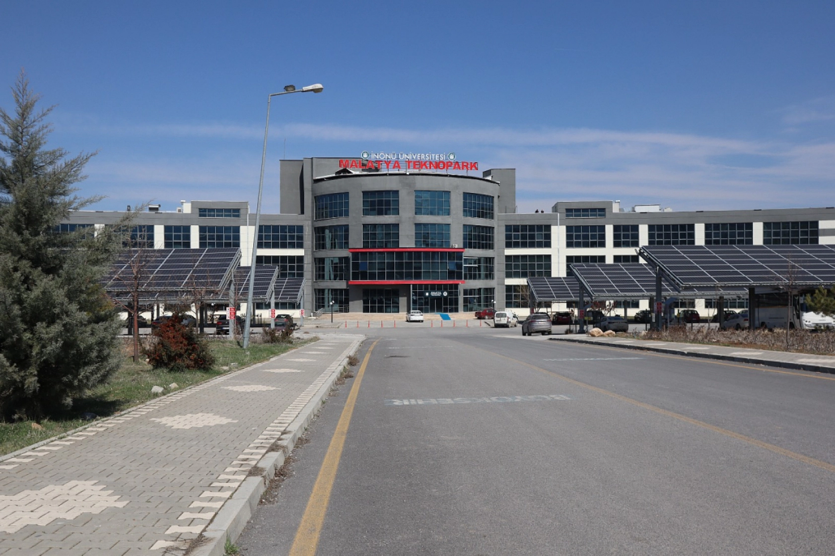 Doğanşehir İlçe Başkanı'ndan Sert Eleştiri: Üniversiteler saltanatla yönetiliyor