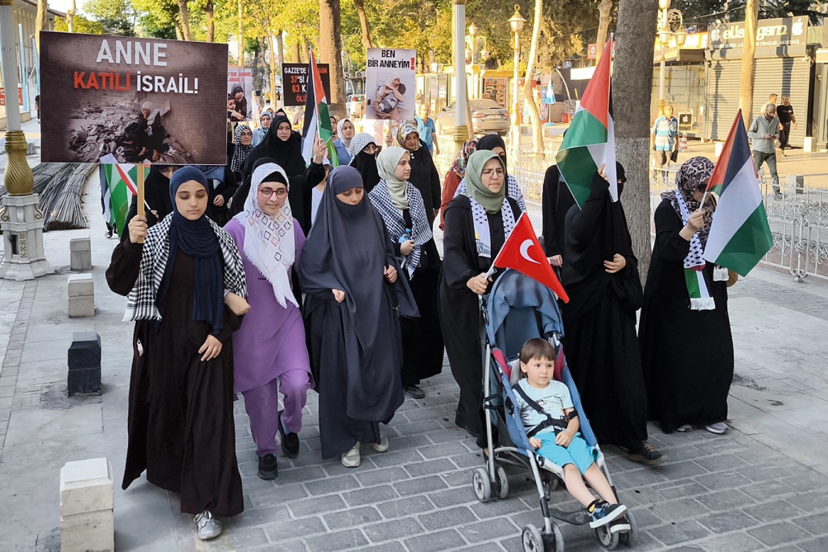 İslam Ülkelerine Çağrı: Suskunluk Zalimi Cesaretlendiriyor