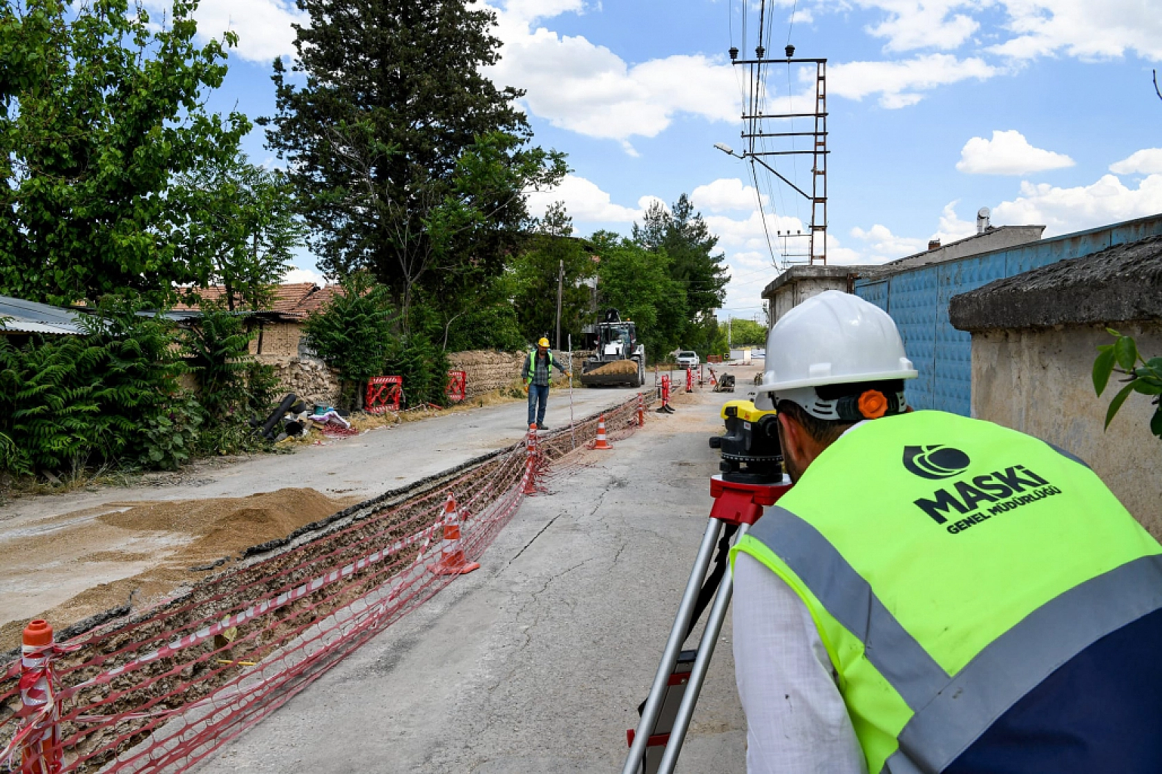 MASKİ söktü, belediye asfaltlamayı unuttu: Mahalleli tozla savaşıyor