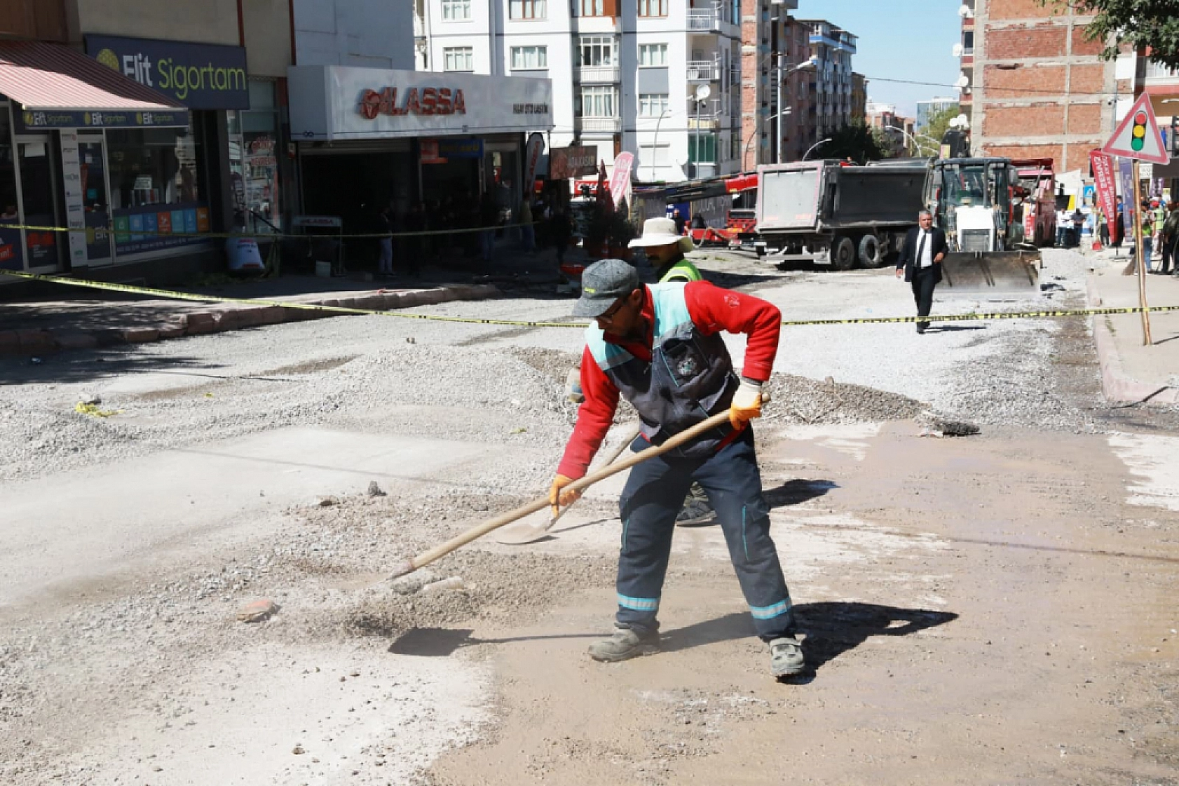 Kaza yeri savaş alanına dönmüştü: Hızlıca onarıldı