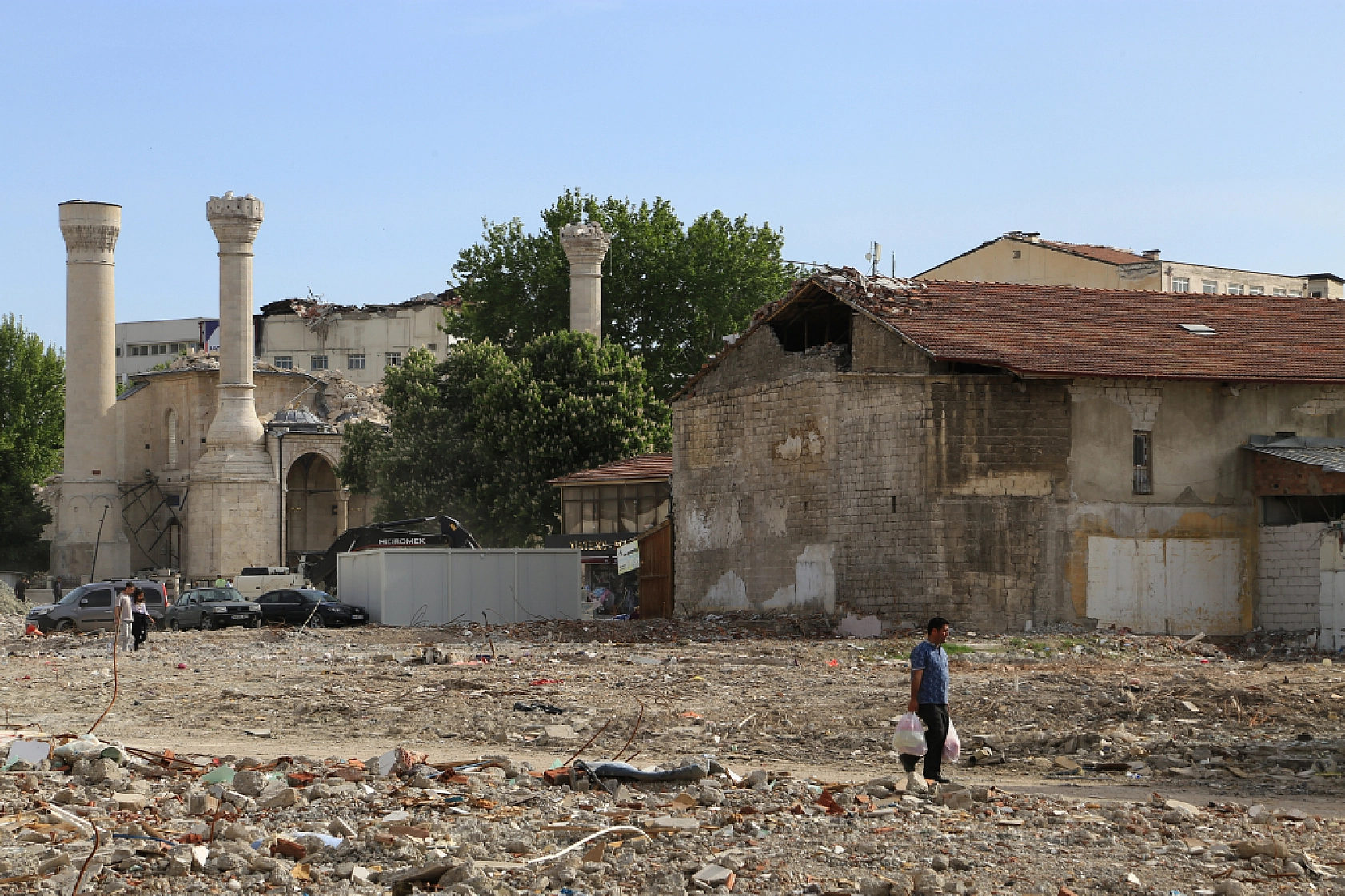 Büyükşehir'de Neler Oluyor? İstikrarsızlık Derinleşiyor!