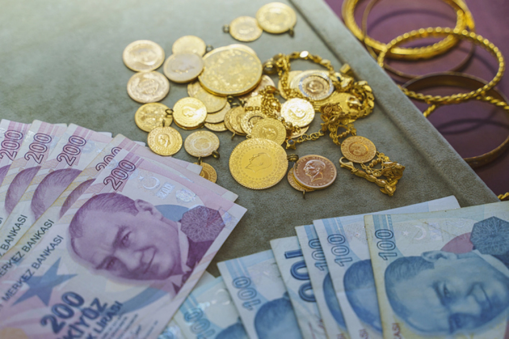 Altın, Yatırımcılarını Sevindirmeye Devam Ediyor: Fiyatlar Yükseliyor!