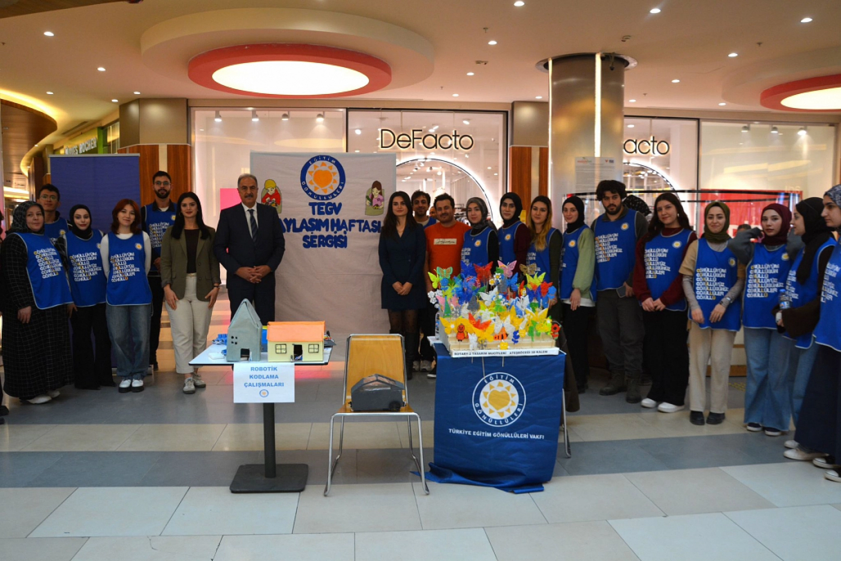 Malatya'da renkli sergi: Üreten çocuklar sahnedeydi….