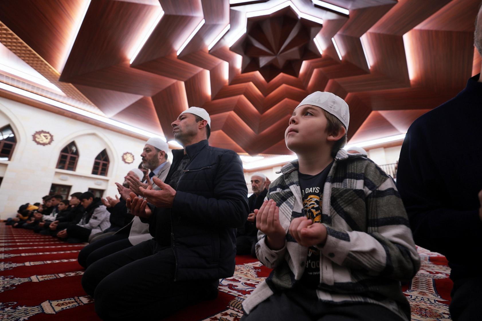 Darende'de Sabah Namazı Buluşması: Aileler Bir Araya Geldi