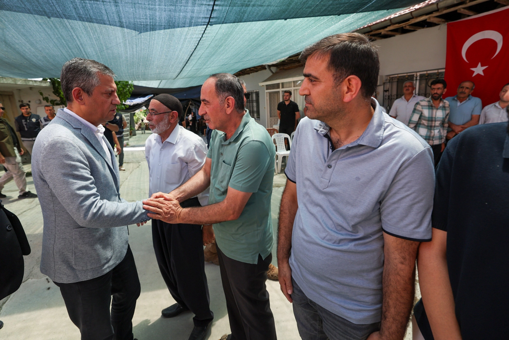 Özgür Özel, Malatyalı Şehidin baba ocağında…