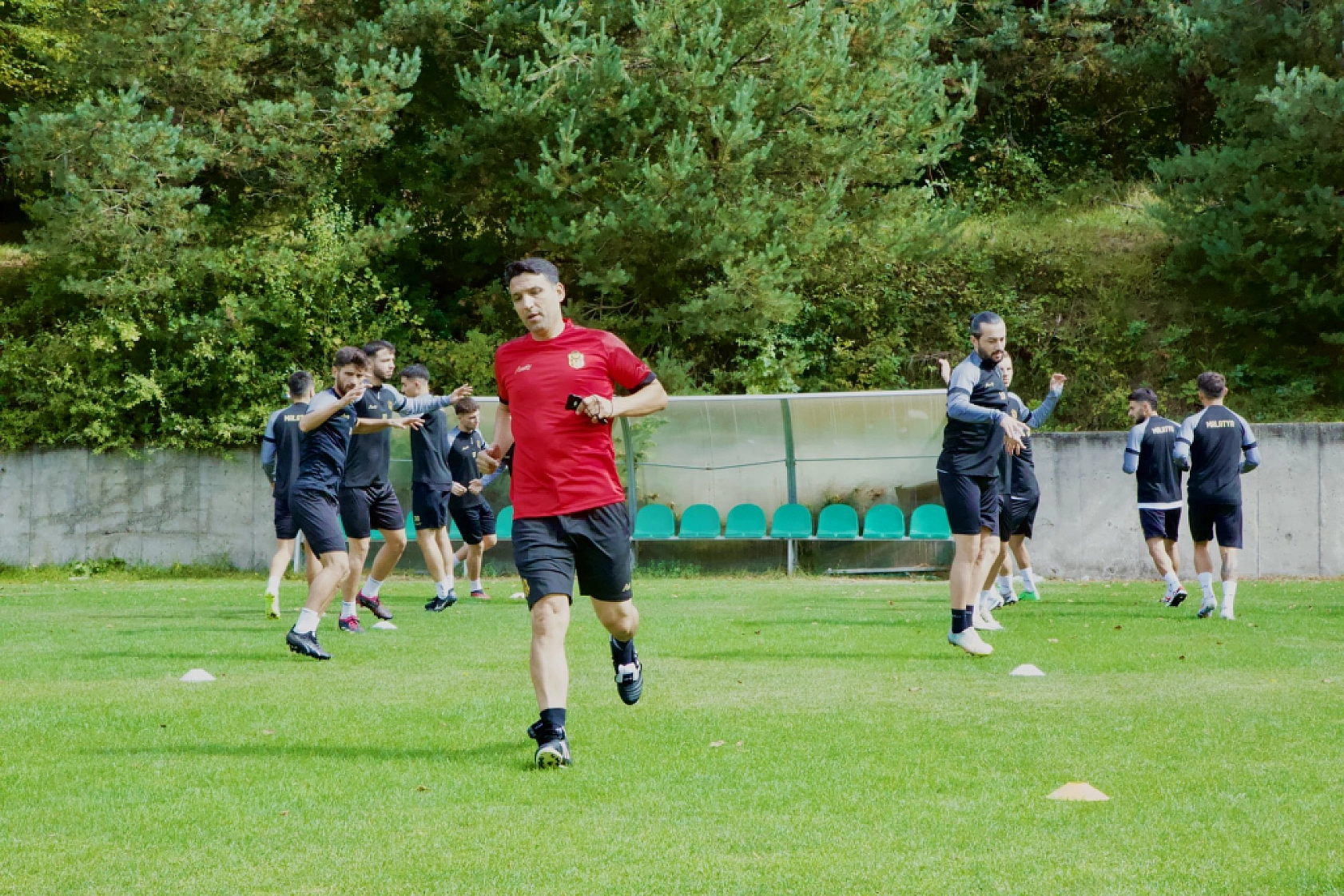 Deprem Felaketi ve Stat Sorunları Malatyaspor'u Vurdu: Malatyalılar Maça Hasret Kaldı...!
