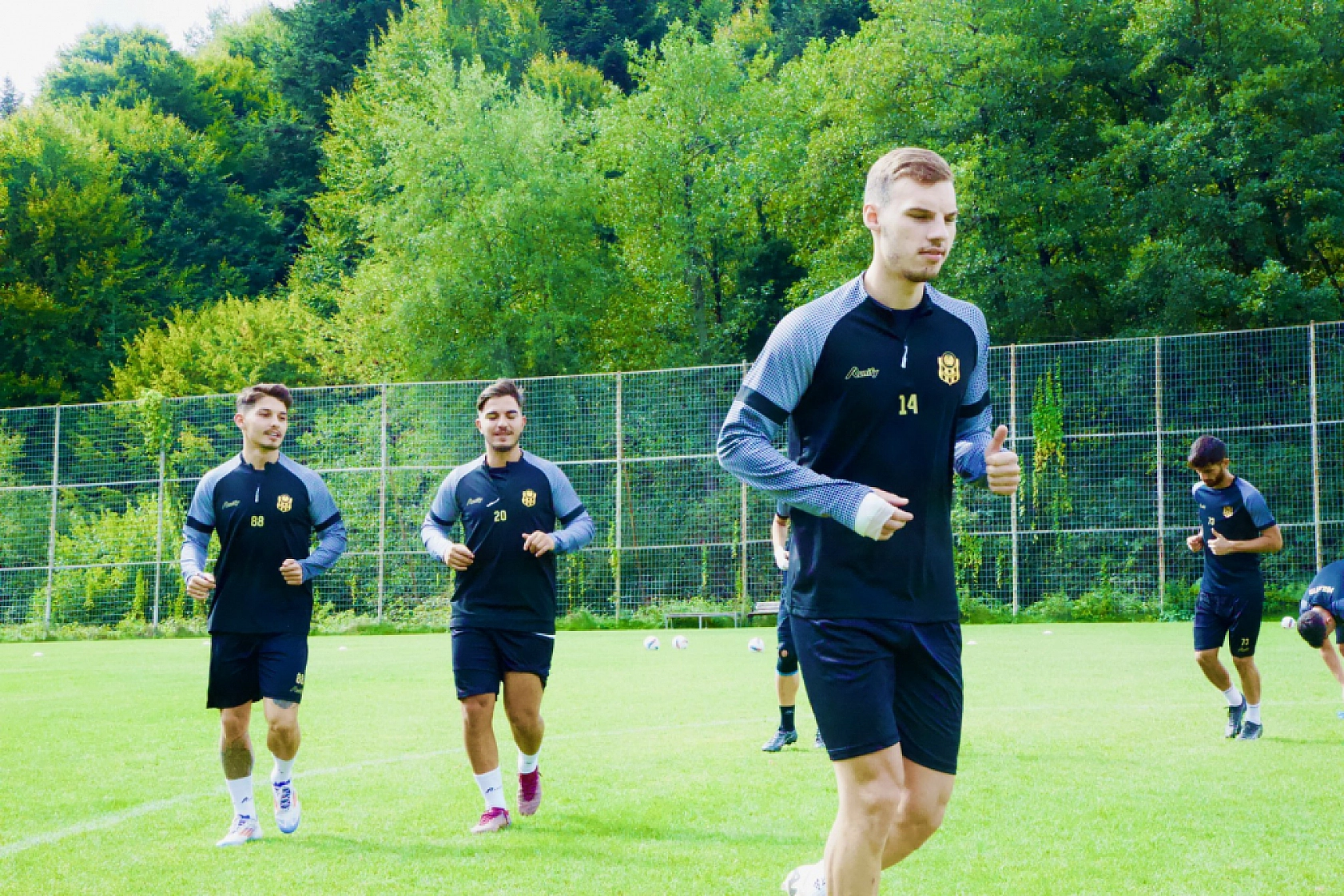 Deprem Felaketi ve Stat Sorunları Malatyaspor'u Vurdu: Malatyalılar Maça Hasret Kaldı...!