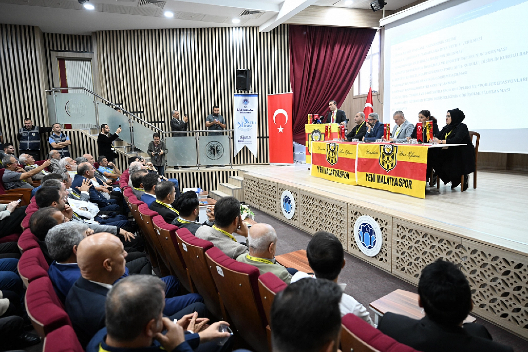 Malatyaspor'un adaysız kongresi ertelendi…!