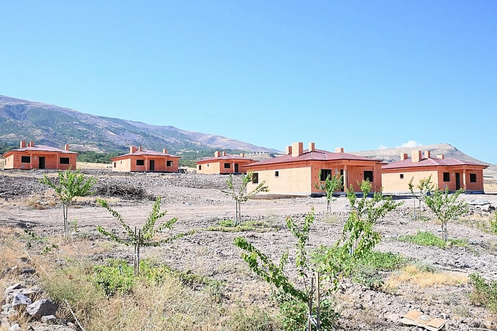 Köy Evlerinde Yerinde Dönüşüm Yapmak İsteyenlerin Önü Açıldı… 1,5 Metreye Kadar Yaklaşabilecek..!