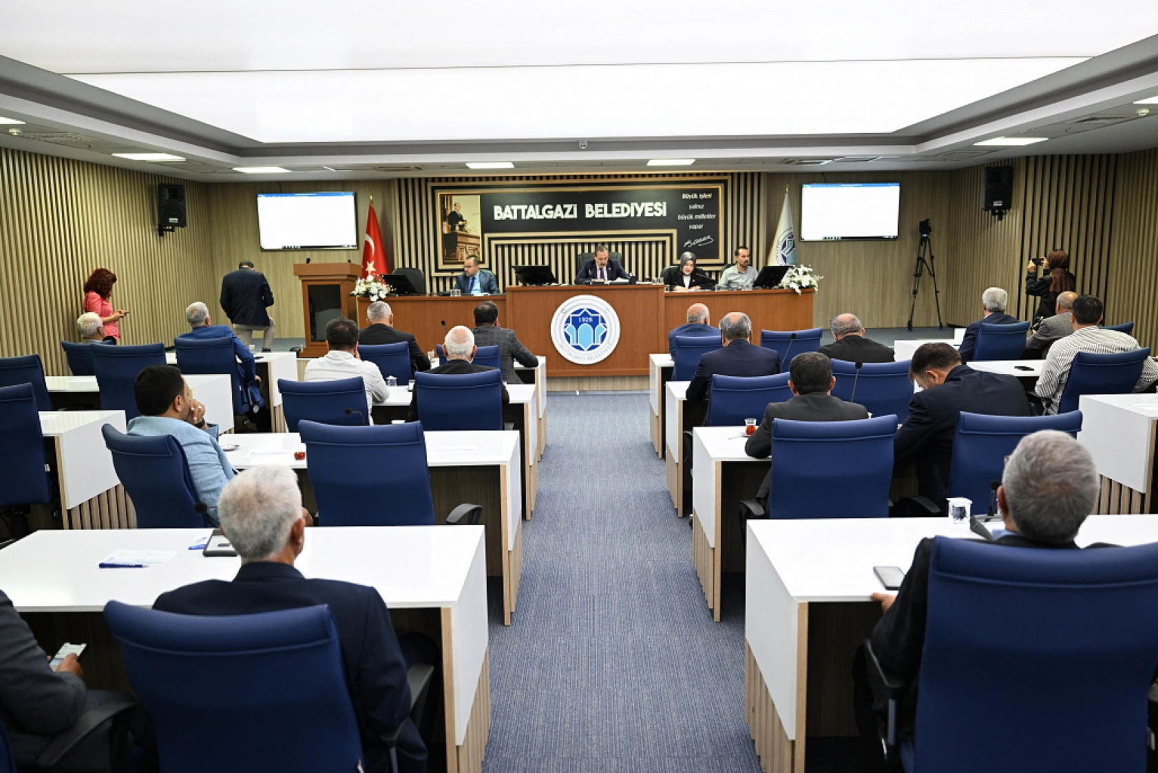 2025 Yılı Bütçesini Onayladı: Projeler İçin Hazırlık Başladı