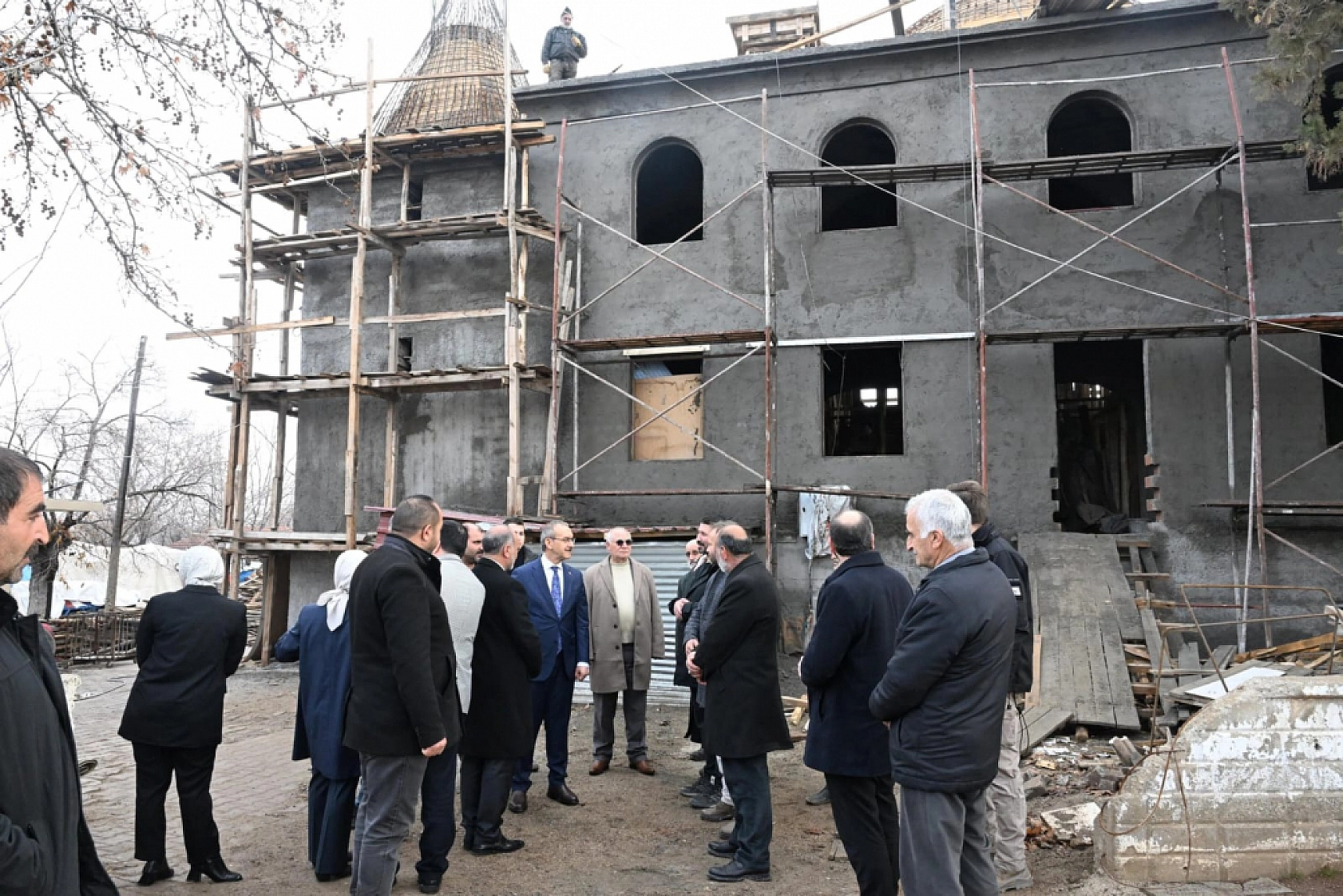 Vali Yavuz'dan Samanköy'e Ziyaret: 'Manevi Değerler Geleceğimiz İçin Önemli'