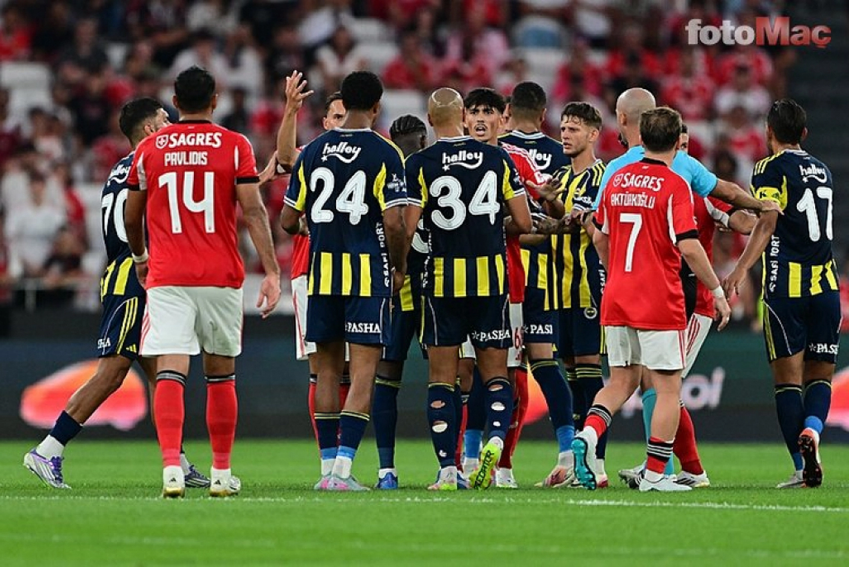 Devler Ligi hayali zora mı girdi? Yapay zekâ Benfica'yı favori gösterdi