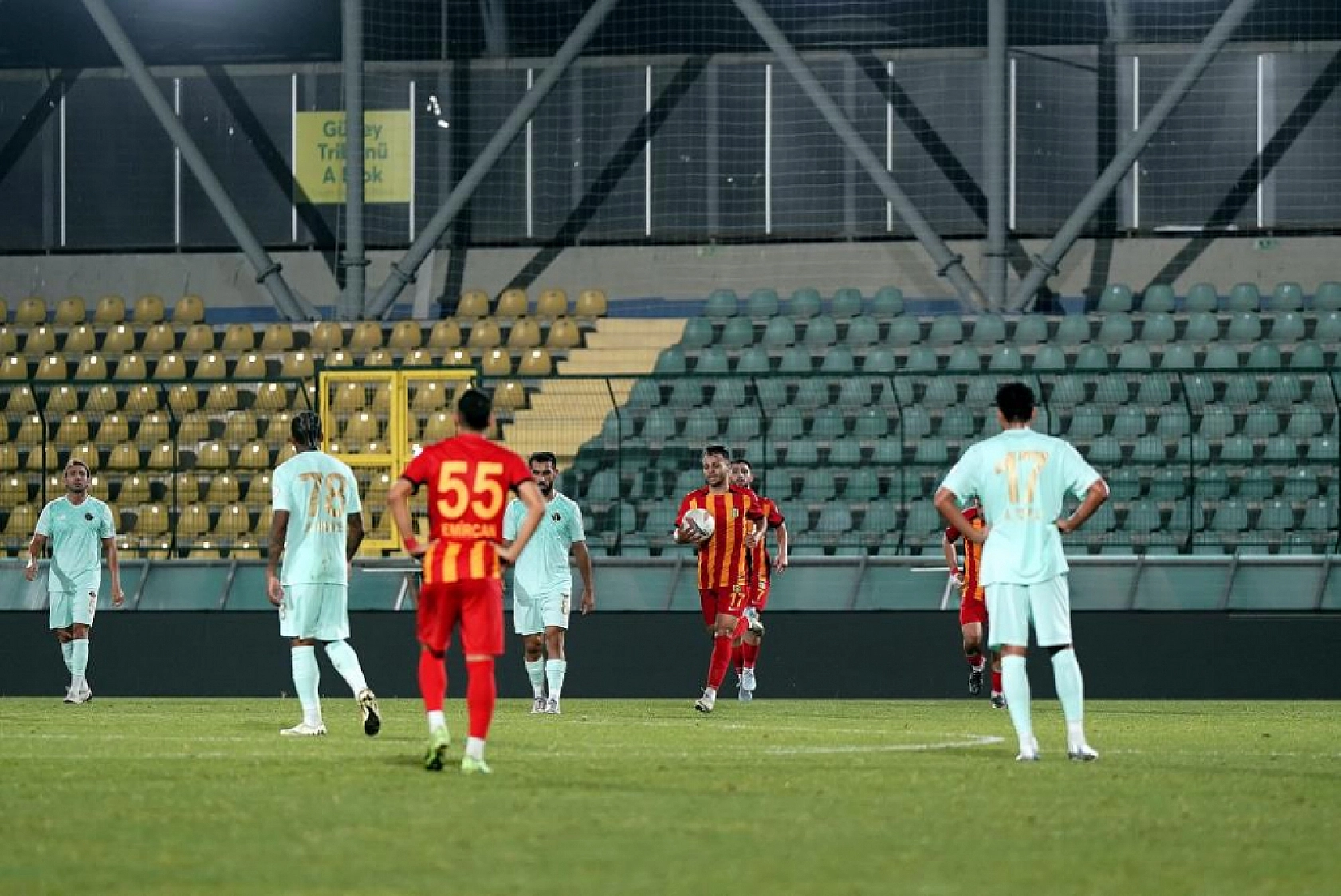 Erteleme Maçında Sürpriz Çıkmadı: Yeni Malatyaspor 6'da 0 Çekti!