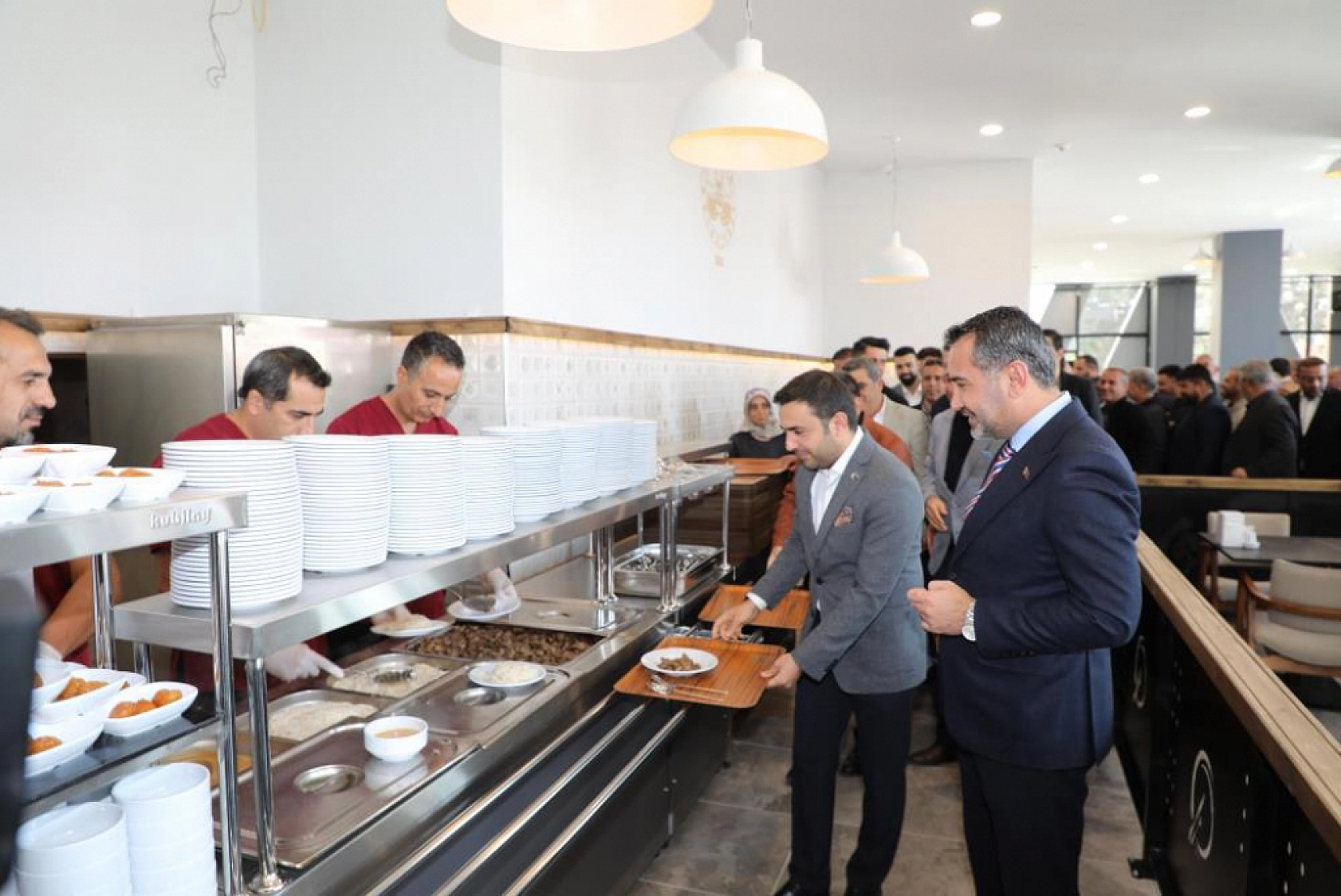 Komşuda Açıldı! 4 Çeşit Yemek 50 Lira! Darısı Malatya'ya...