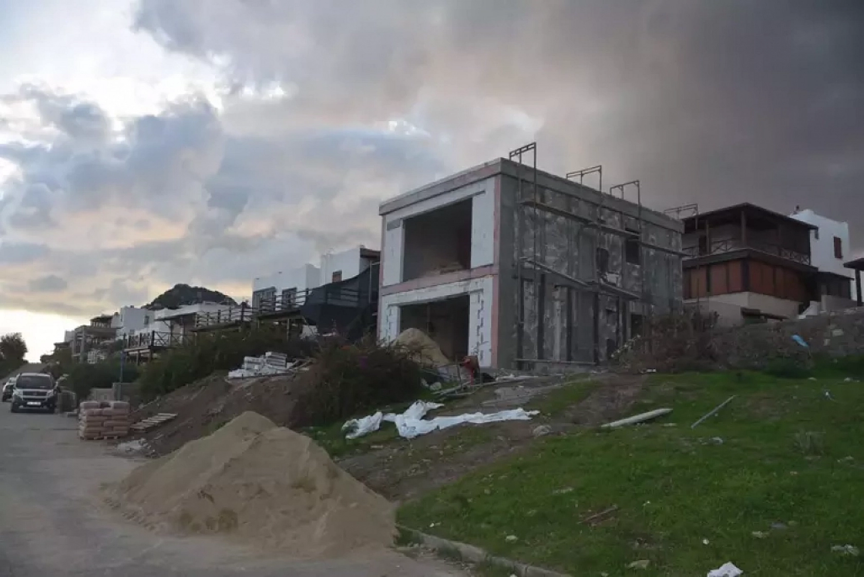 Malatya'da Kaçak Yapı Sayısı 30 Bini Geçti: Peki Evlerin Akıbeti Ne Olacak? İmar Affı Gündemde Mi? İşte Detaylar...