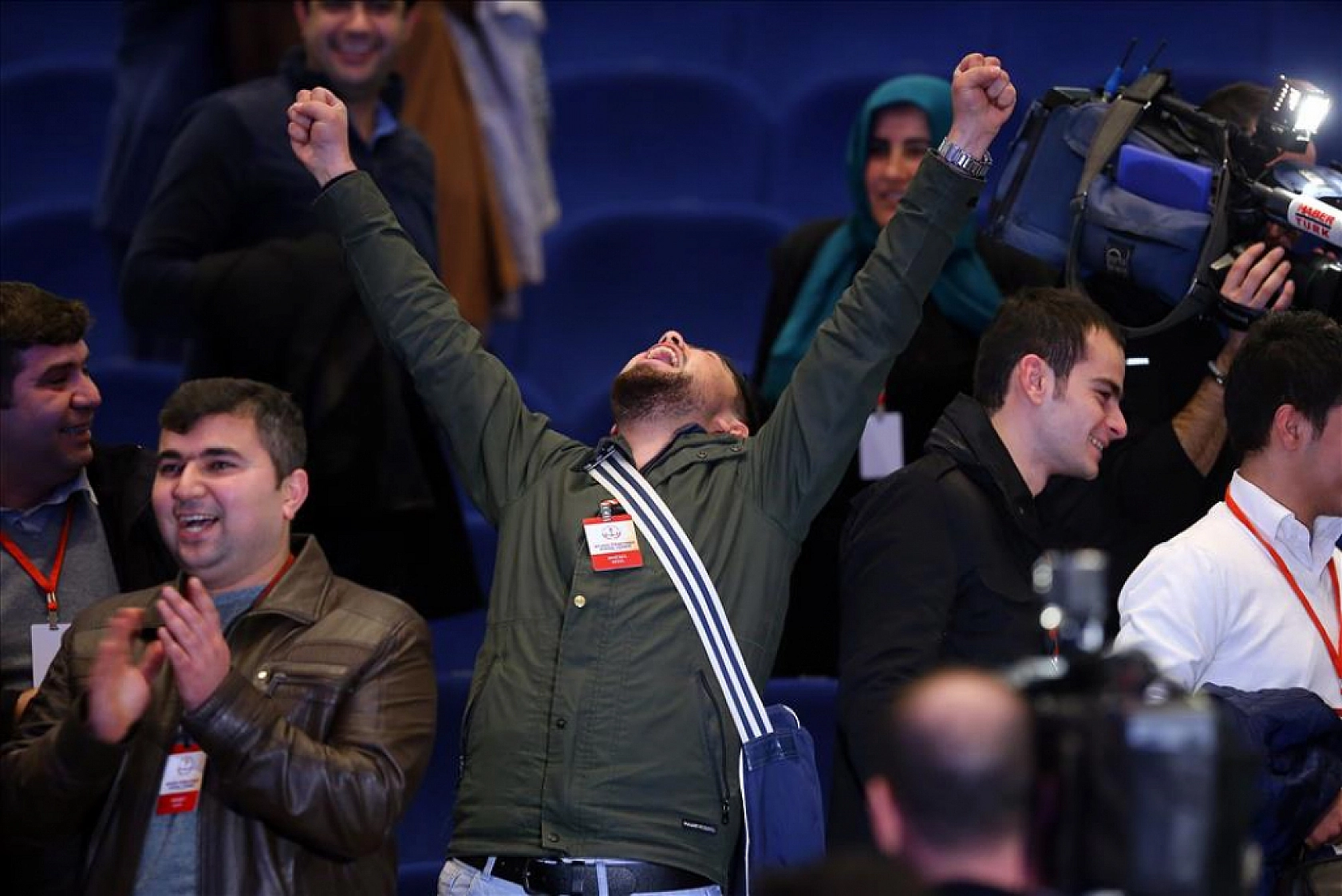 Milyonların gözü o anda: 15 bin öğretmen yarın belirleniyor