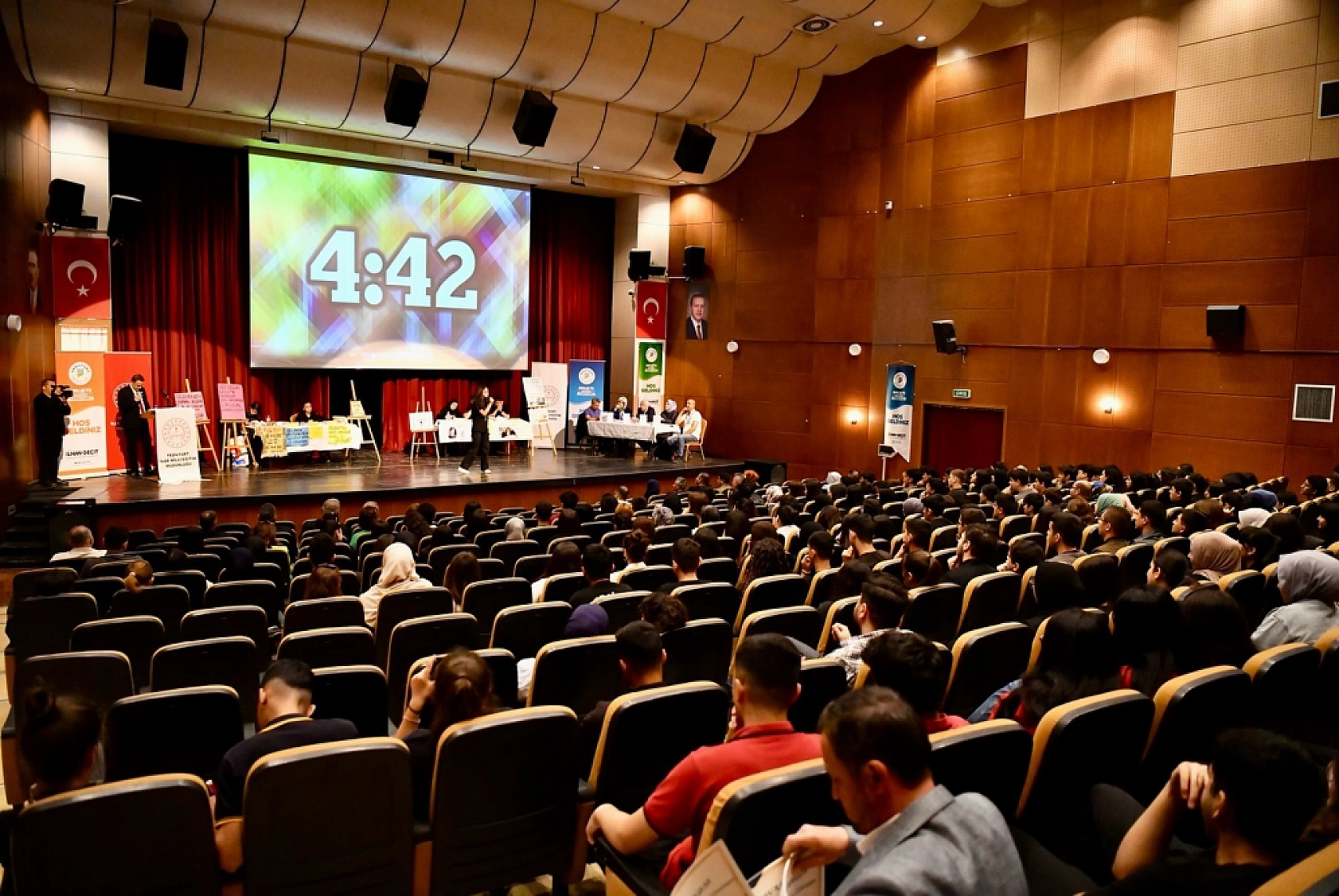 Gençler fikirleriyle yarıştı