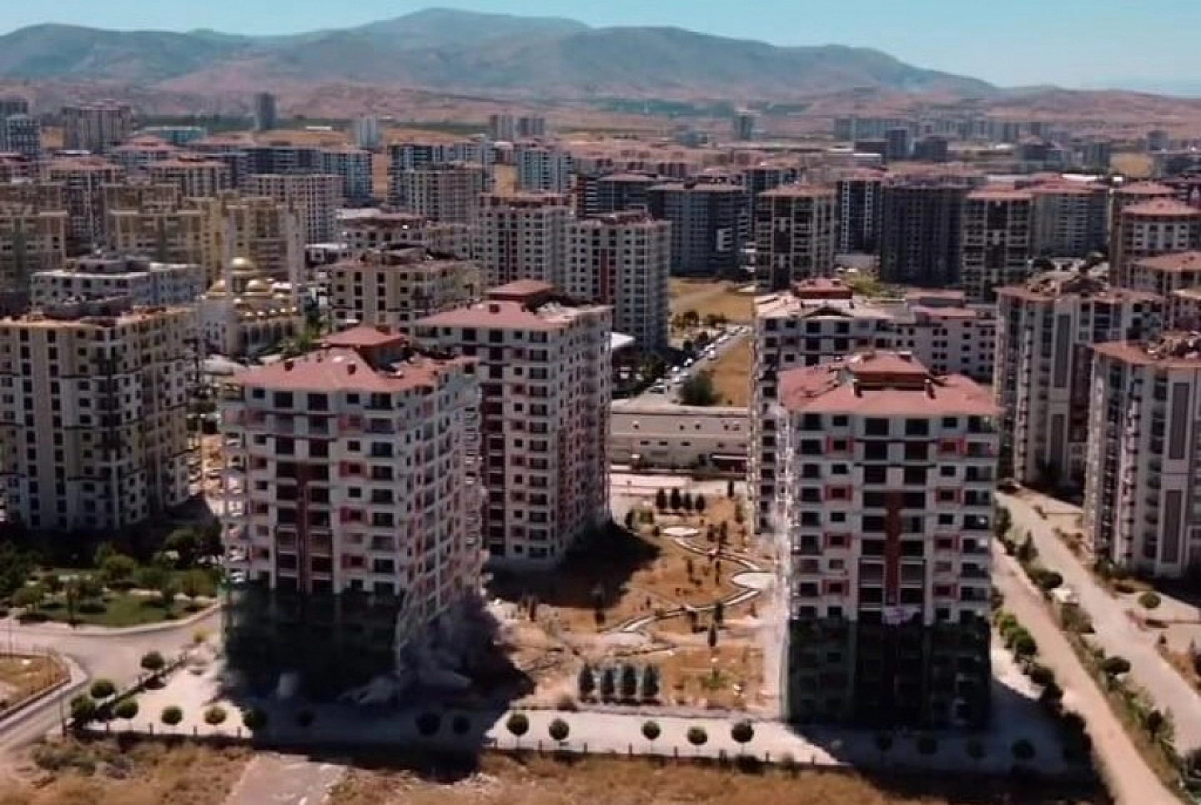 Malatya Konut Teslimlerinde En Son Sırada! Vatandaşın Dayanacak Gücü Kalmadı…