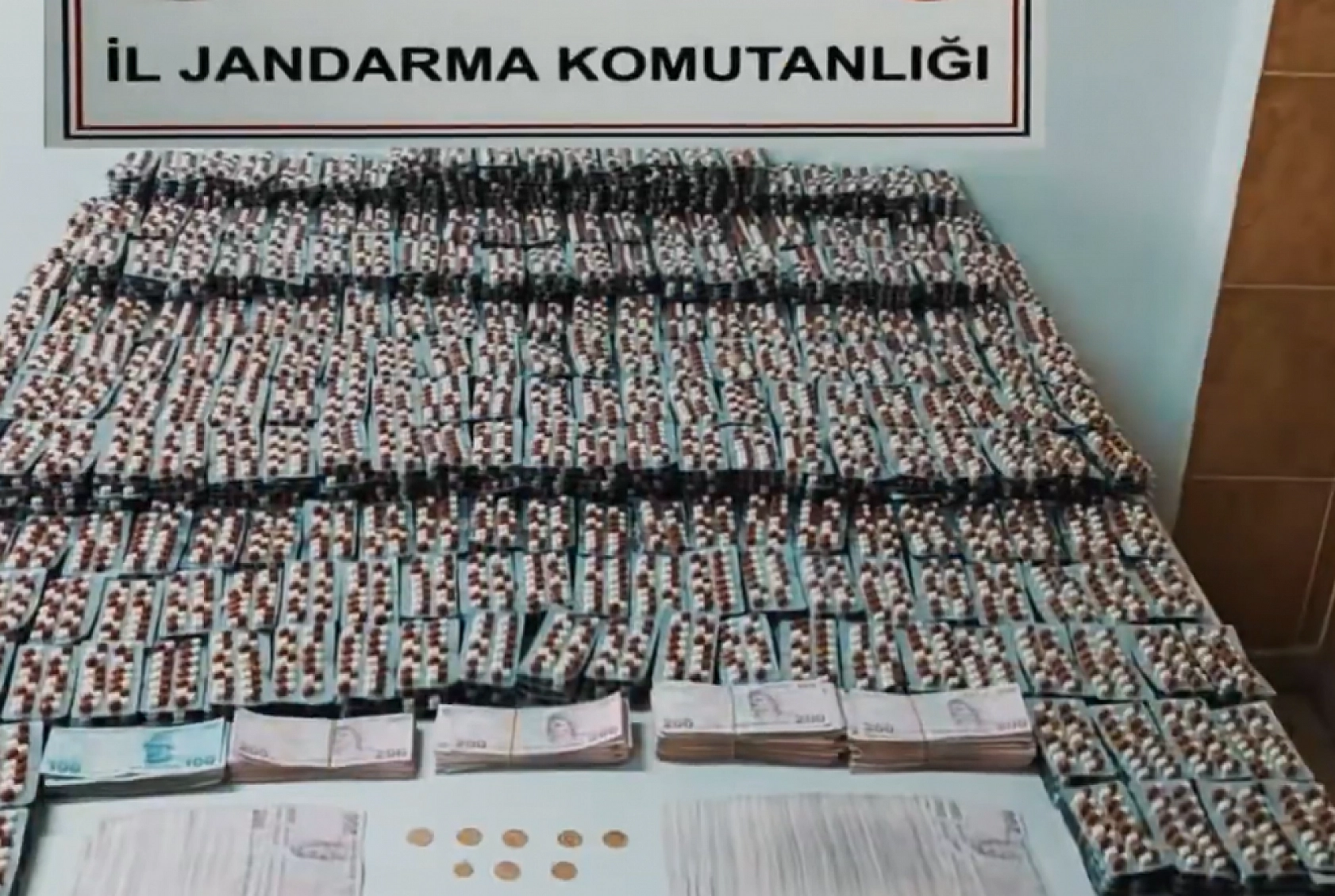 23 ilde uyuşturucu çetelerine büyük darbe: 6 milyon hap ele geçirildi