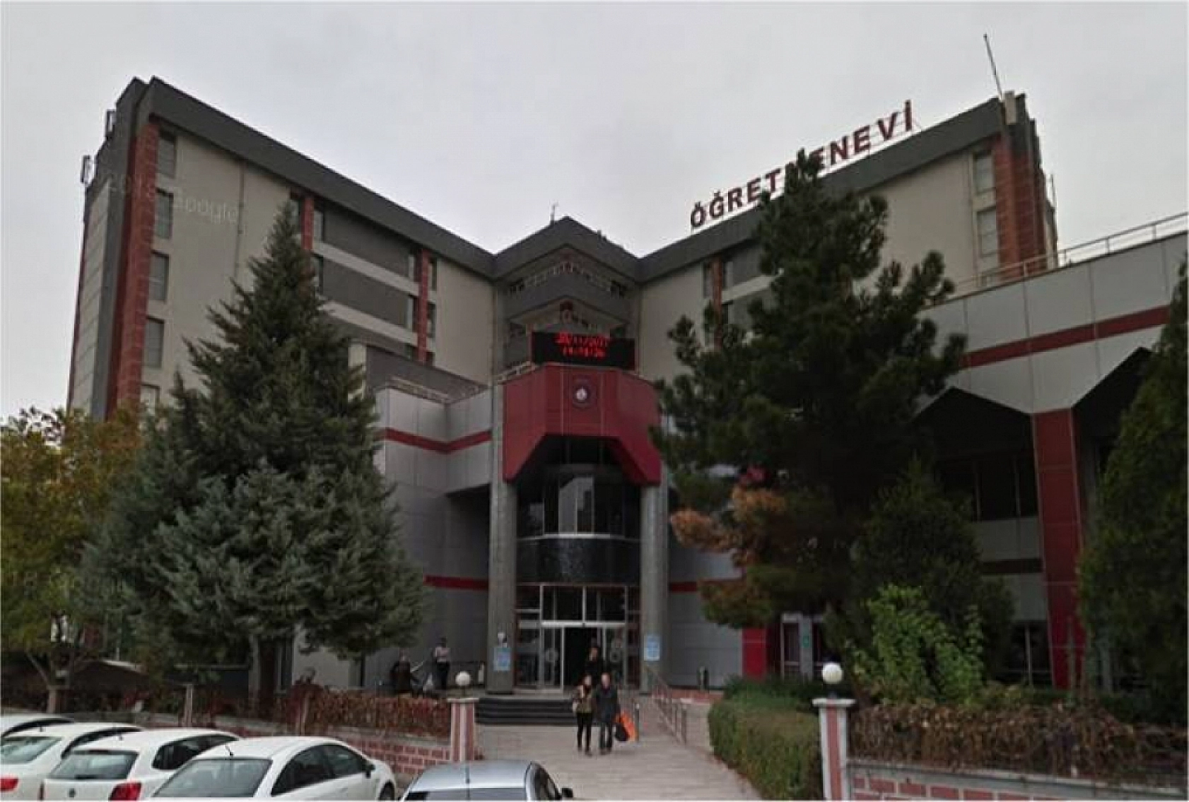 Yıkılan Öğretmenevinin İnşaatına Neden Başlanmadı? Belirsizlik Malatya'ya Kaybettiriyor!