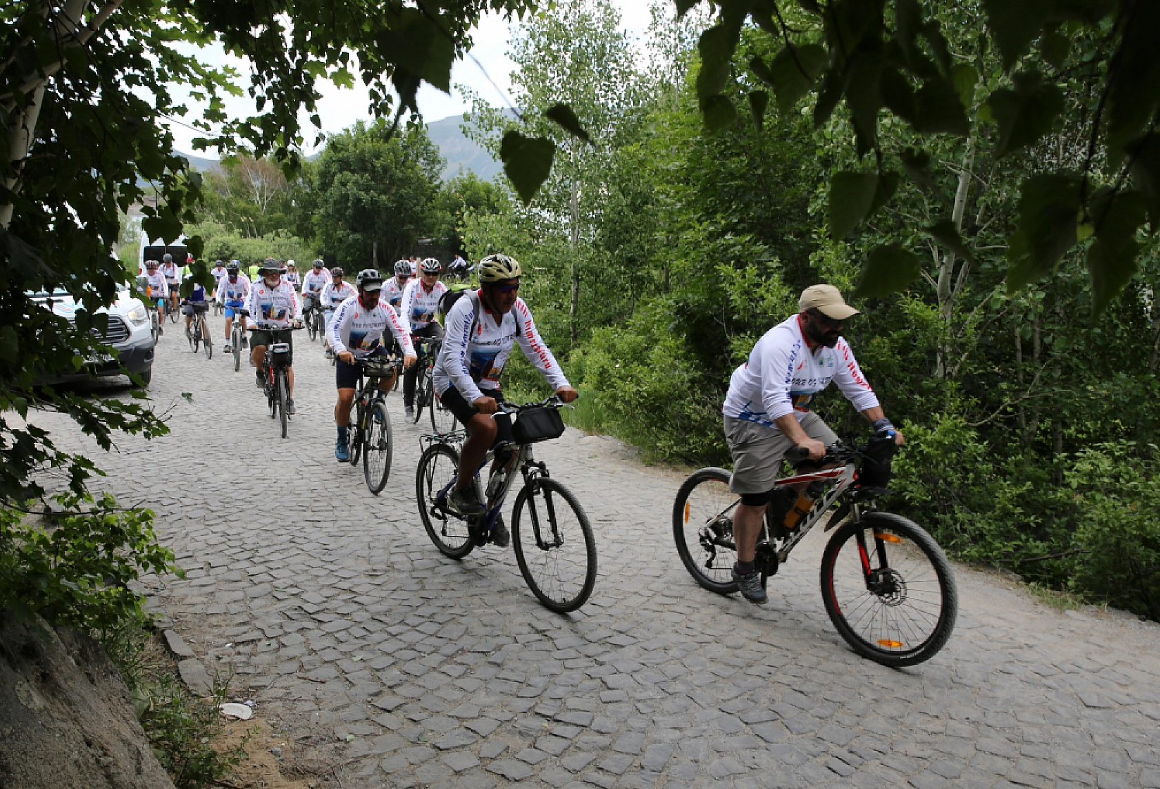 Nemrut'tan Nemrut'a Bisiklet Tutkunları Doğu'yu Pedalla Aşıyor!