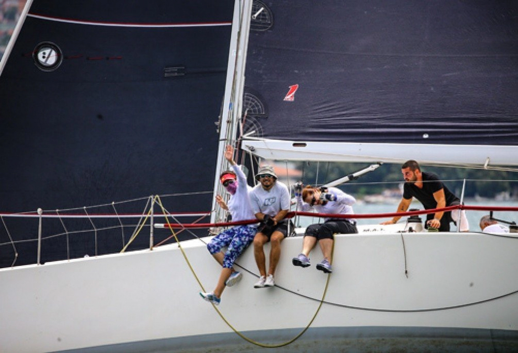 İstanbul Boğazı'nda yelken şöleni