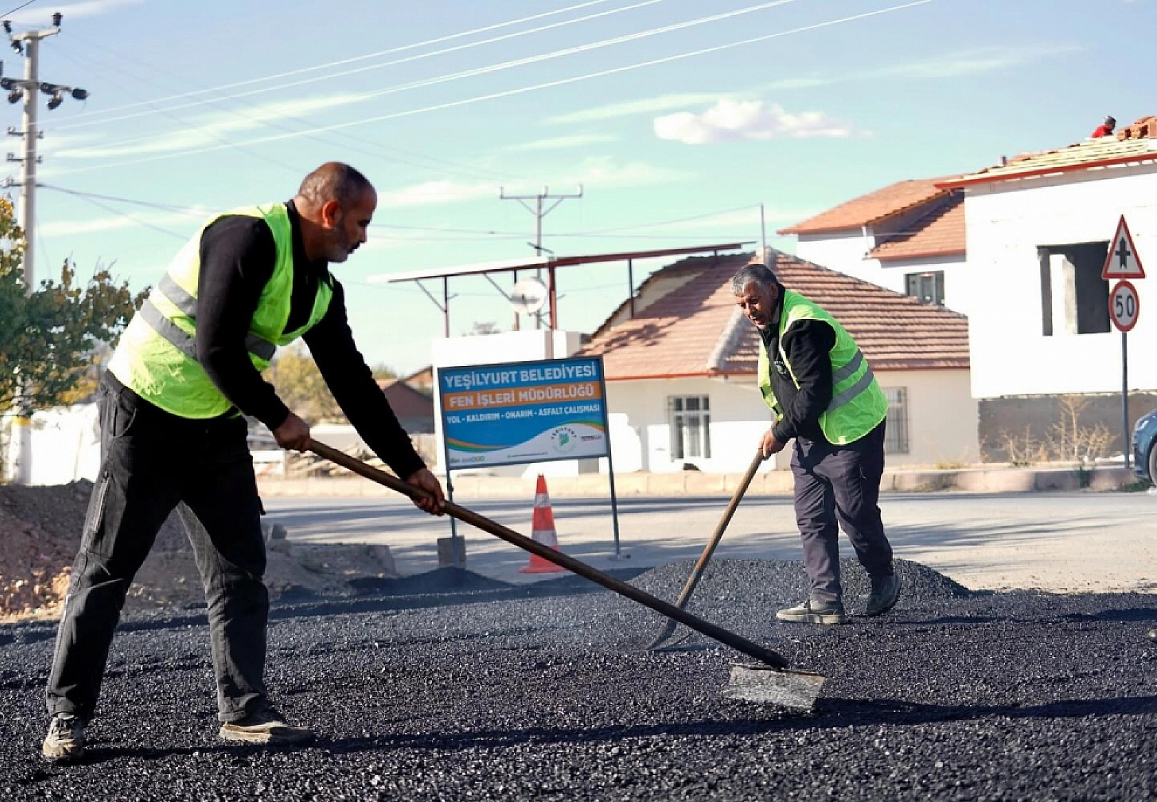 Ulaşım Yatırımında Hedef Aşıldı: Yeşilyurt'a 43 Bin Tonluk Hizmet