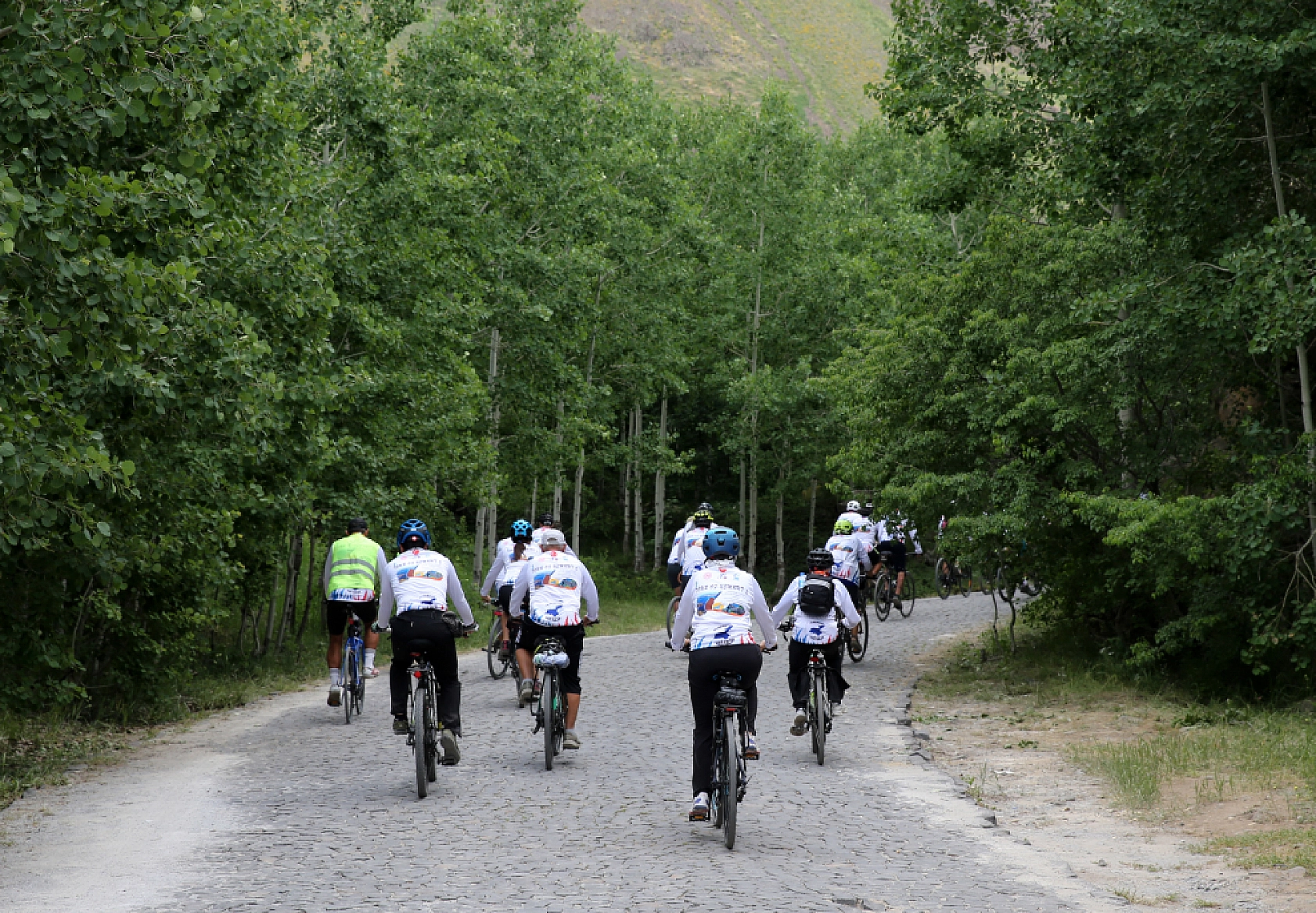 Nemrut'tan Nemrut'a Bisiklet Tutkunları Doğu'yu Pedalla Aşıyor!