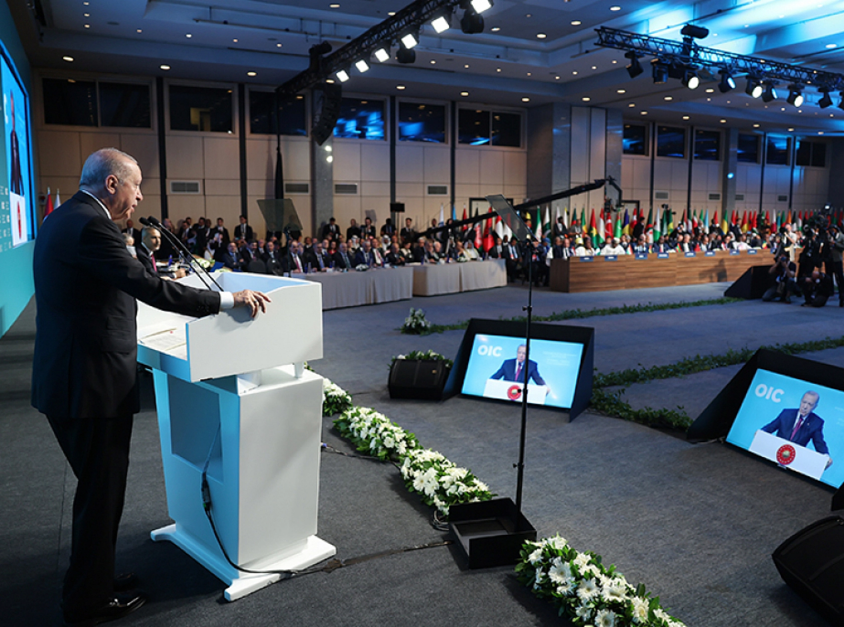 Erdoğan'dan İslam Alemine Çağrı: Tek Başına Bir Kutup Olmalıyız!