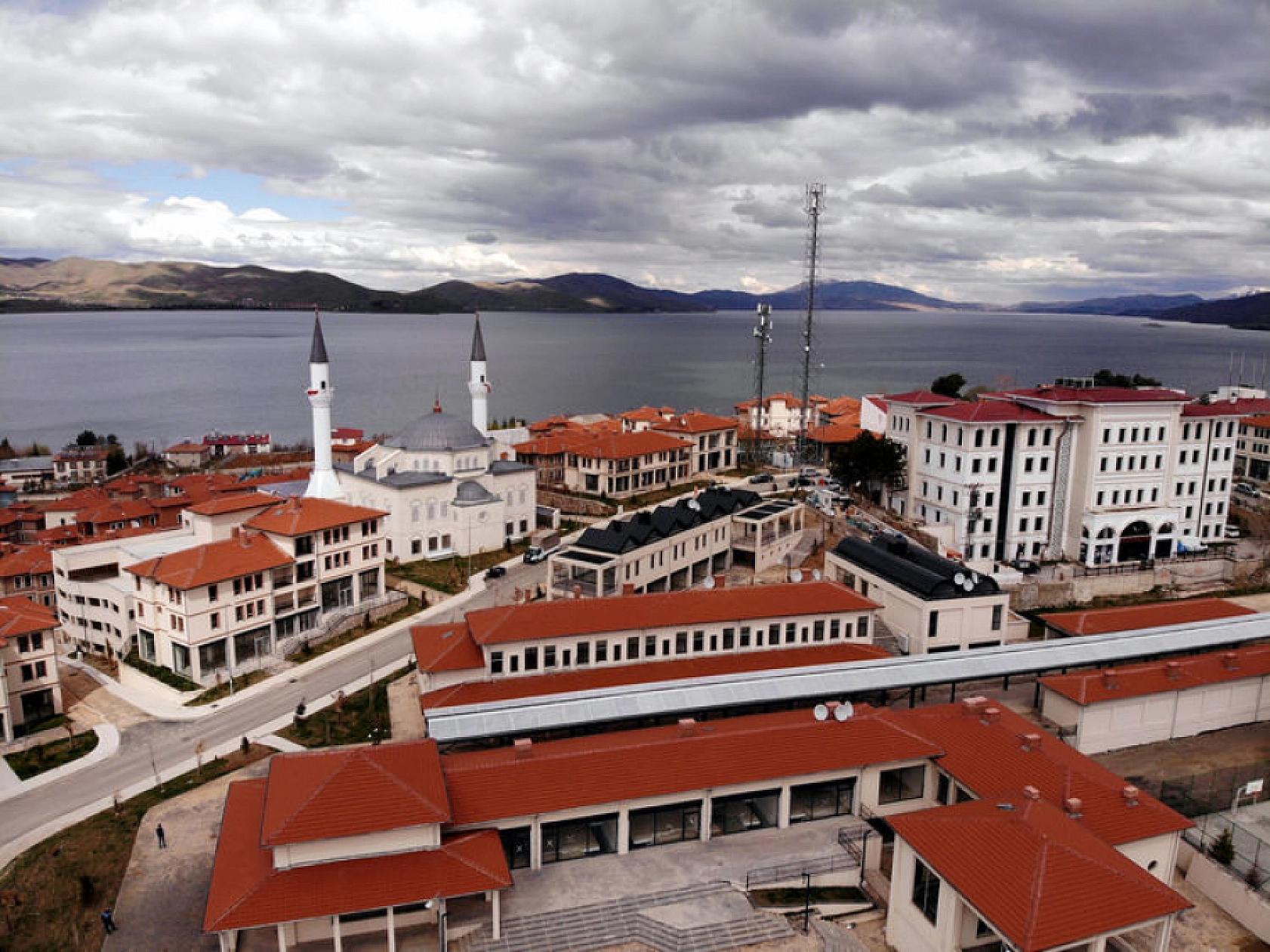 Ankara'da lobi savaşı: Elazığ yatırım, Malatya hava aldı