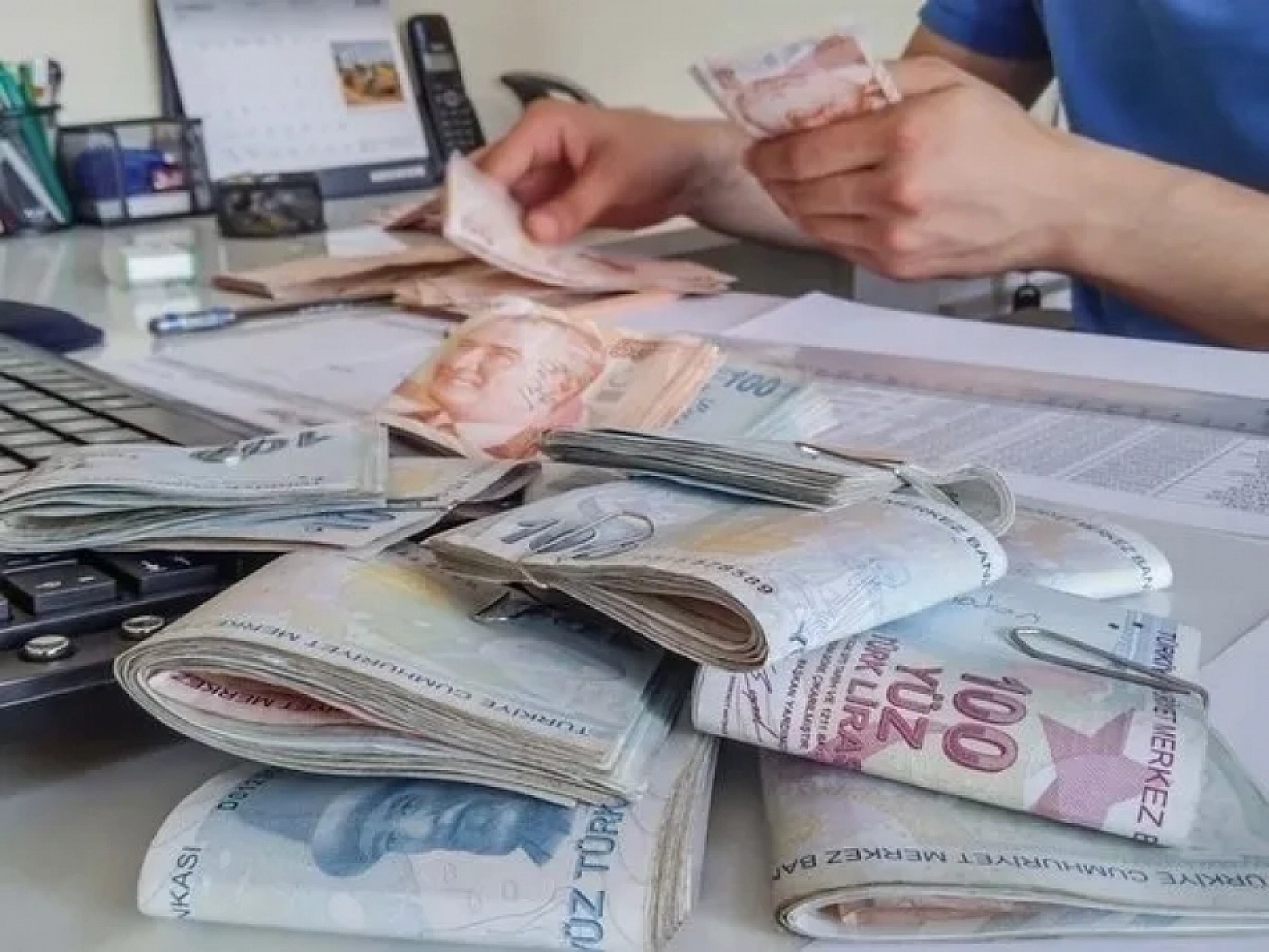 Memur ve emeklinin 2026 için pazarlık listesi hazır! İlk 6 ay yüzde 30, İkinci ay yüzde 20.. Daha bitmedi.. İşte dillendirilen rakam