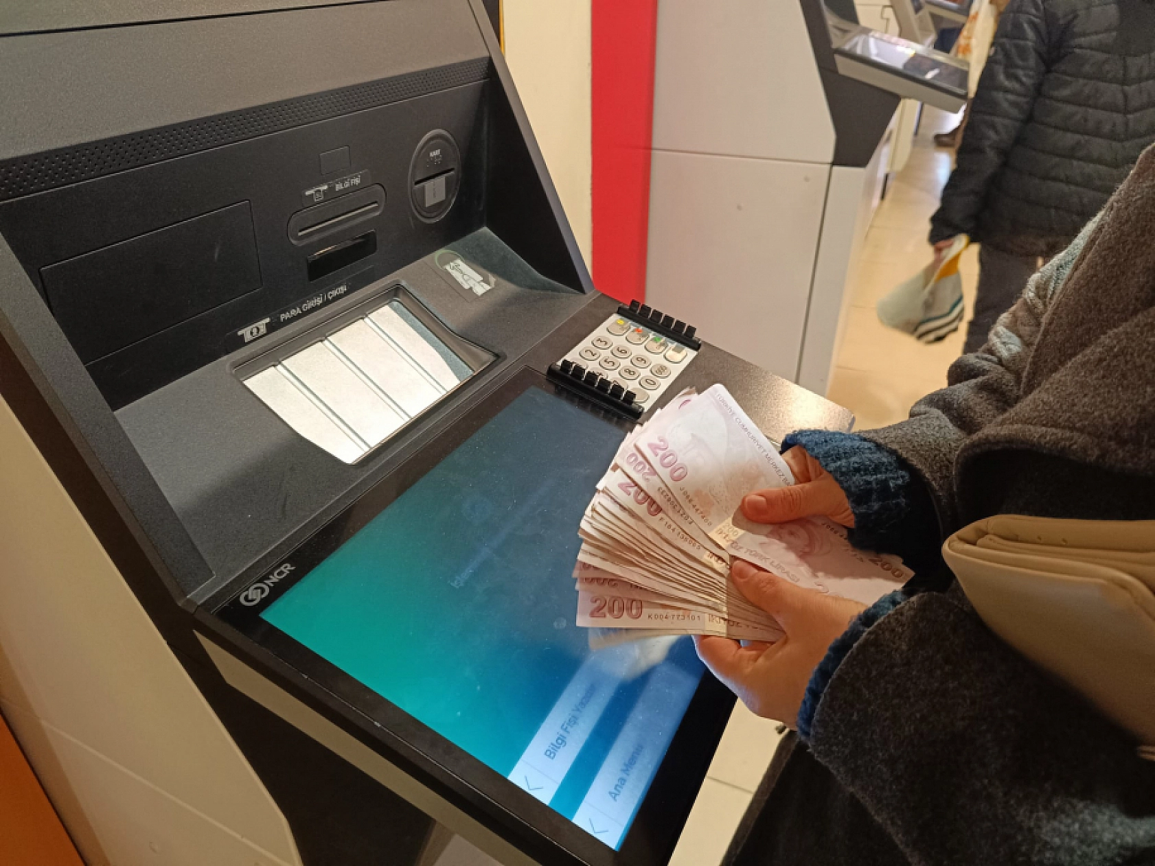 Hesaplarınızı kontrol edin! TOKİ 5 bin TL para iadesi başladı| Malatyalılar paralarını nasıl alacak?