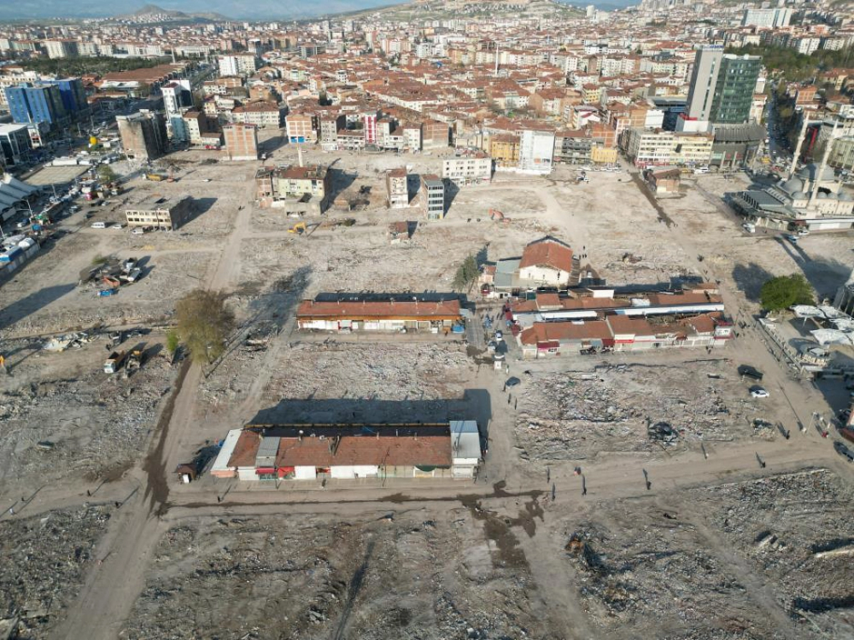 Büyükşehir'de Neler Oluyor? İstikrarsızlık Derinleşiyor!